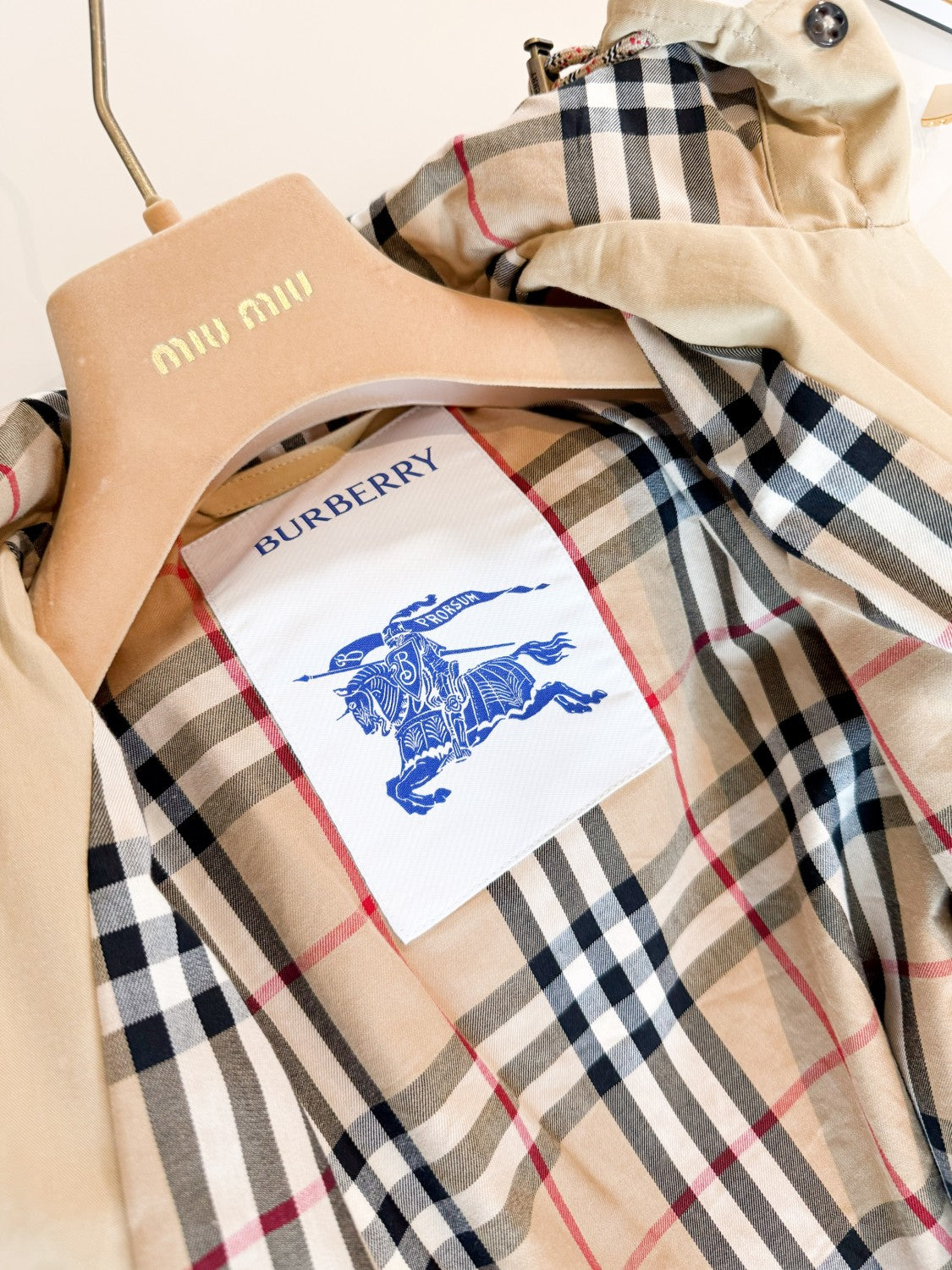 Burberry Women's Spring/Summer Casual Fashion Solid Color Hooded Zipper Checkered Cotton Fabric Waist Cinching Design Short Jacket #78341