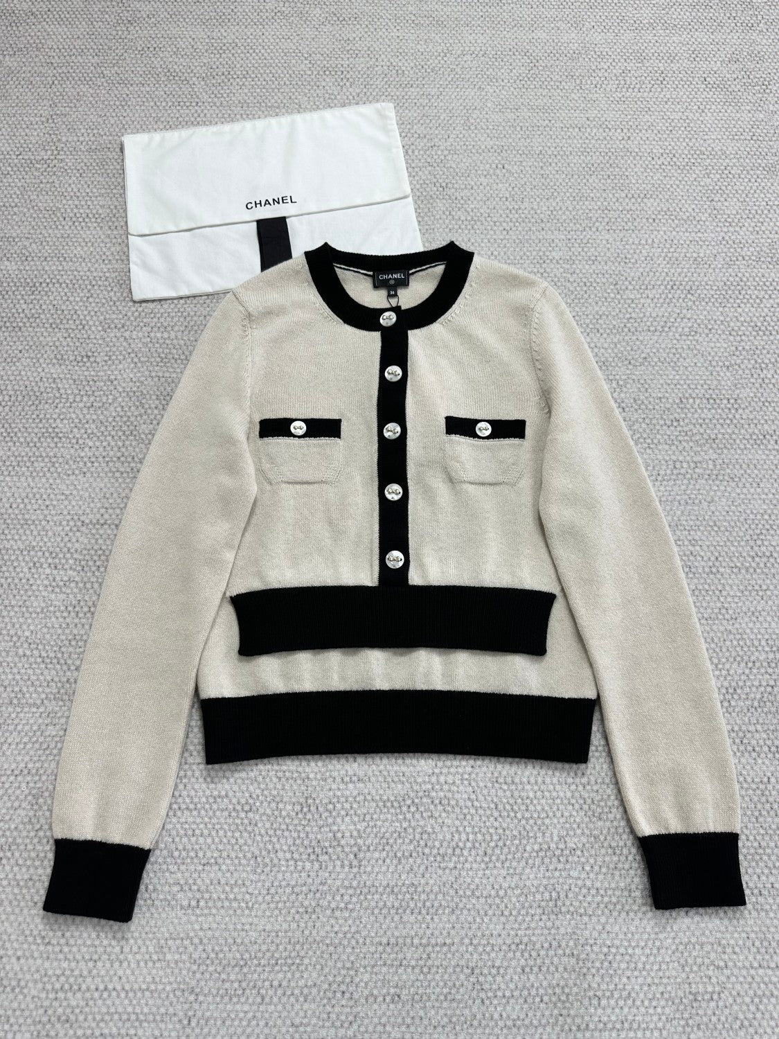 Chanel 25K Women's Little Fragrance Black and White Color Clash Button Bow Long Sleeve Knitted Cardigan #332367