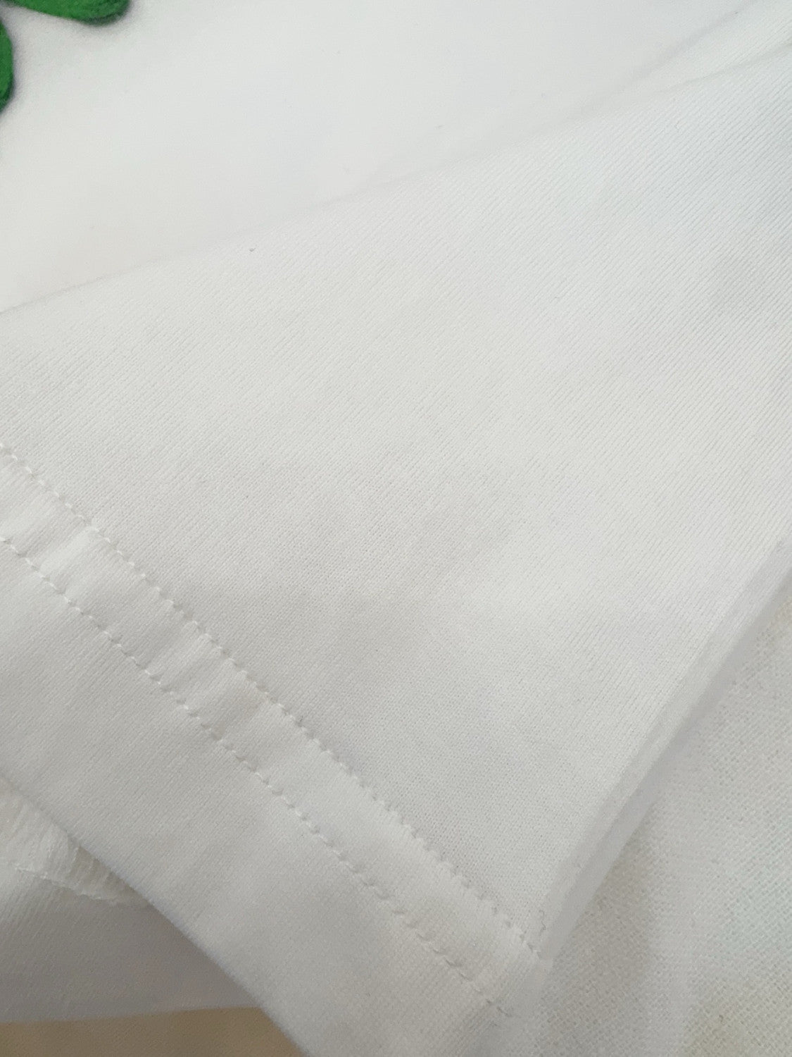 DIOR Fitted T-Shirt White Cotton Jersey with Green Dior Clover Motif #375760