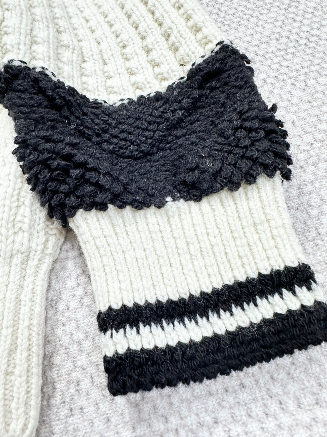 Chanel Pullover Wool Cream and Black #334450