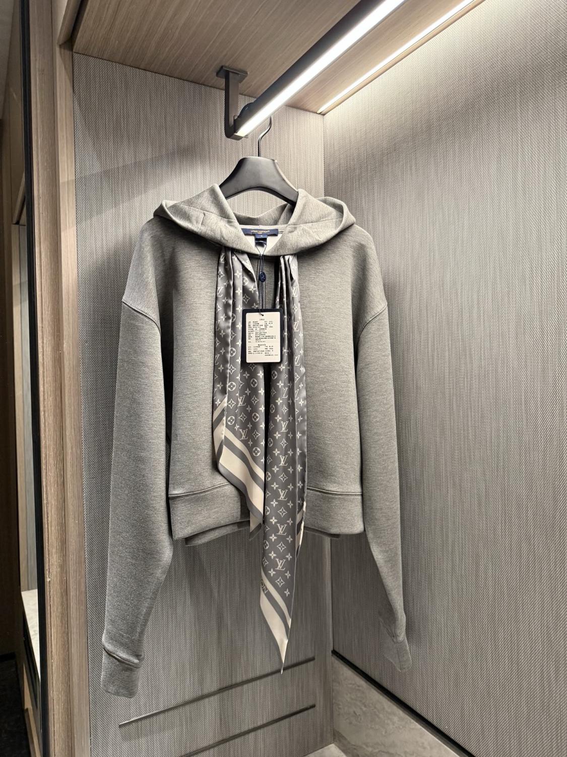 Louis Vuitton Fall/Winter Cropped Monogram Scarf Hoodie #332734