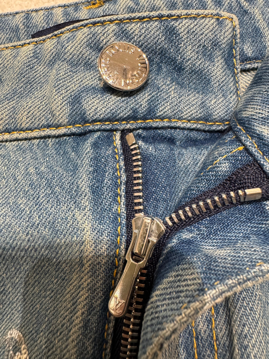 LOUIS VUITTON Signature Sequin Jeans #377464