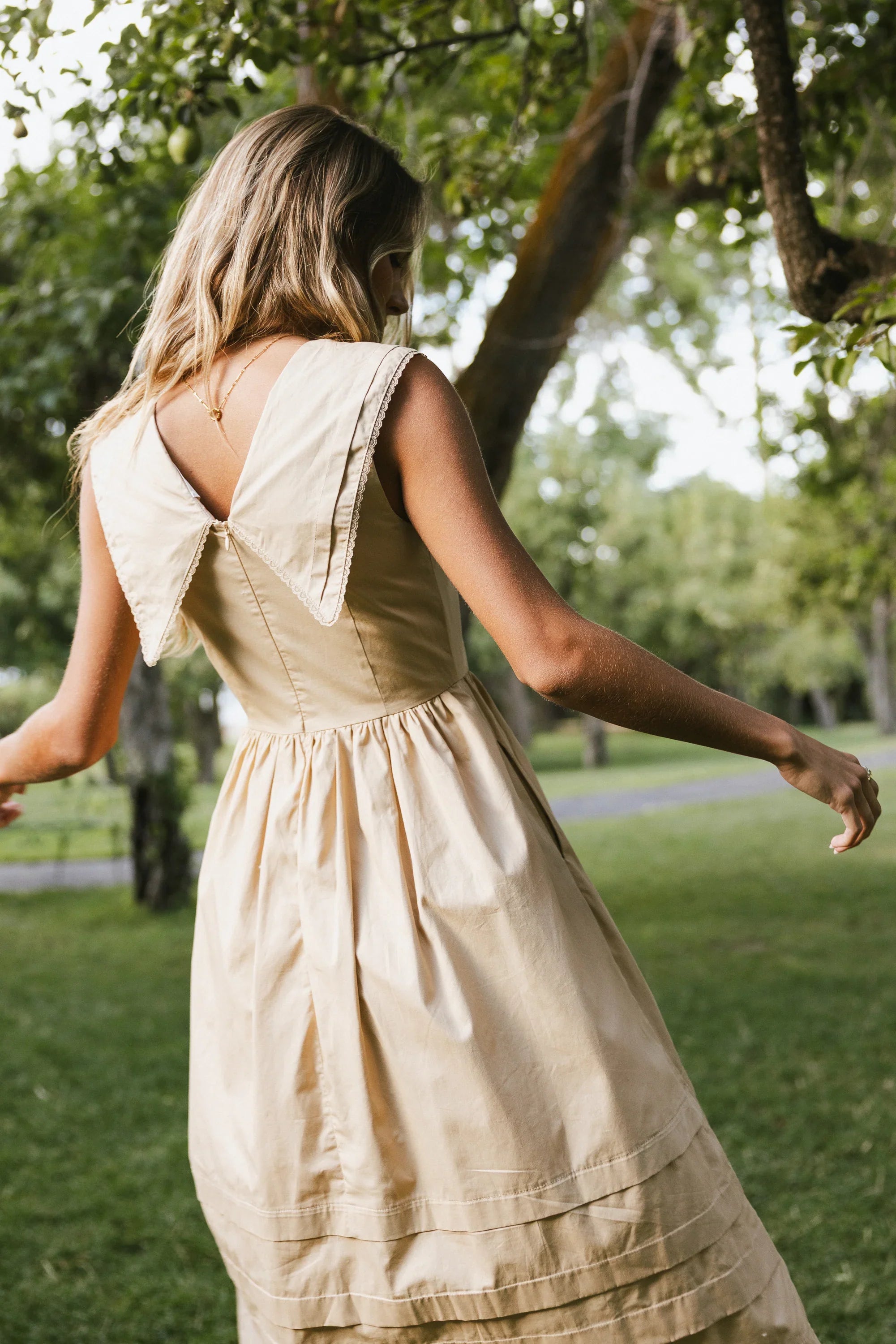 Louie Collared Midi Dress in Taupe