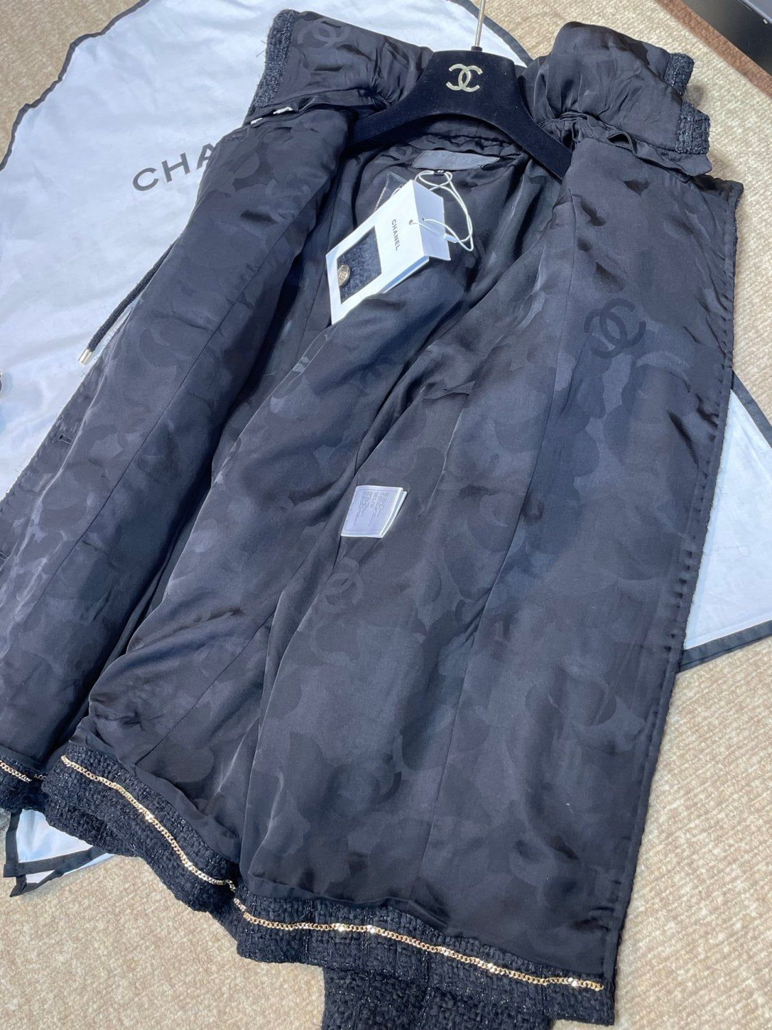 Chanel Women's Fall/Winter Multi-Pocket Tweed Solid Color Single-Breasted Long-Sleeve Hooded Jacket Ngvp #2371