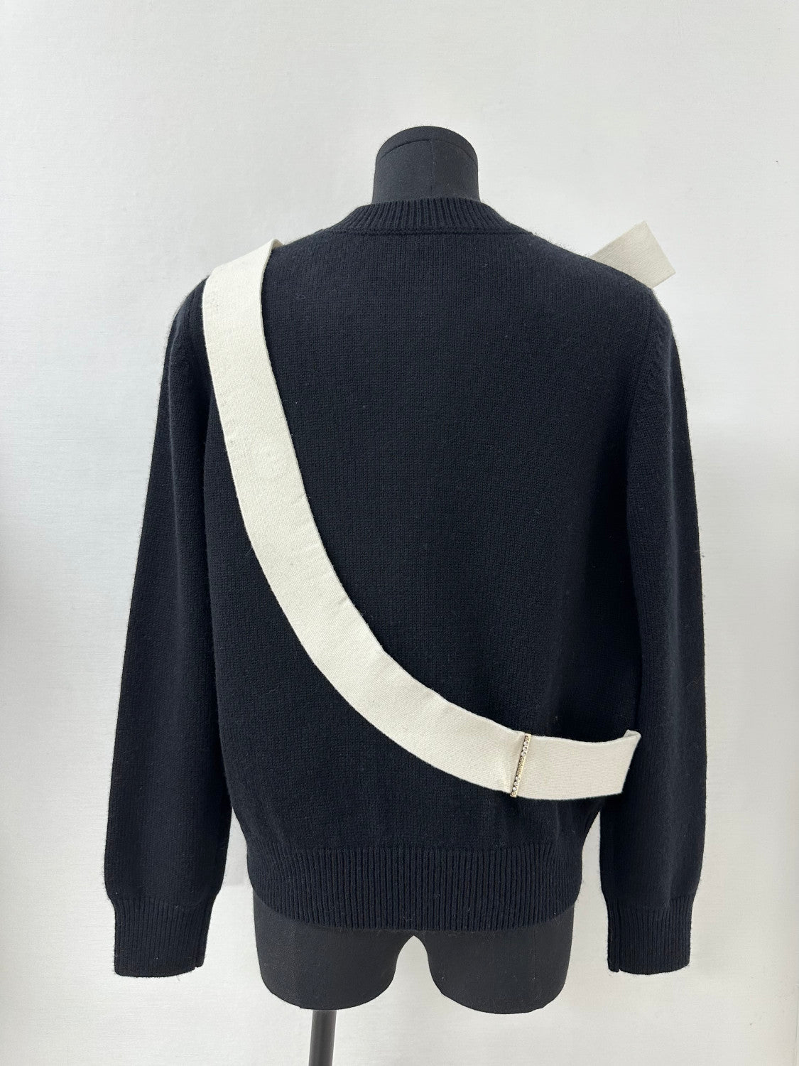 Chanel Sweater Cashmere Black and Cream #333640