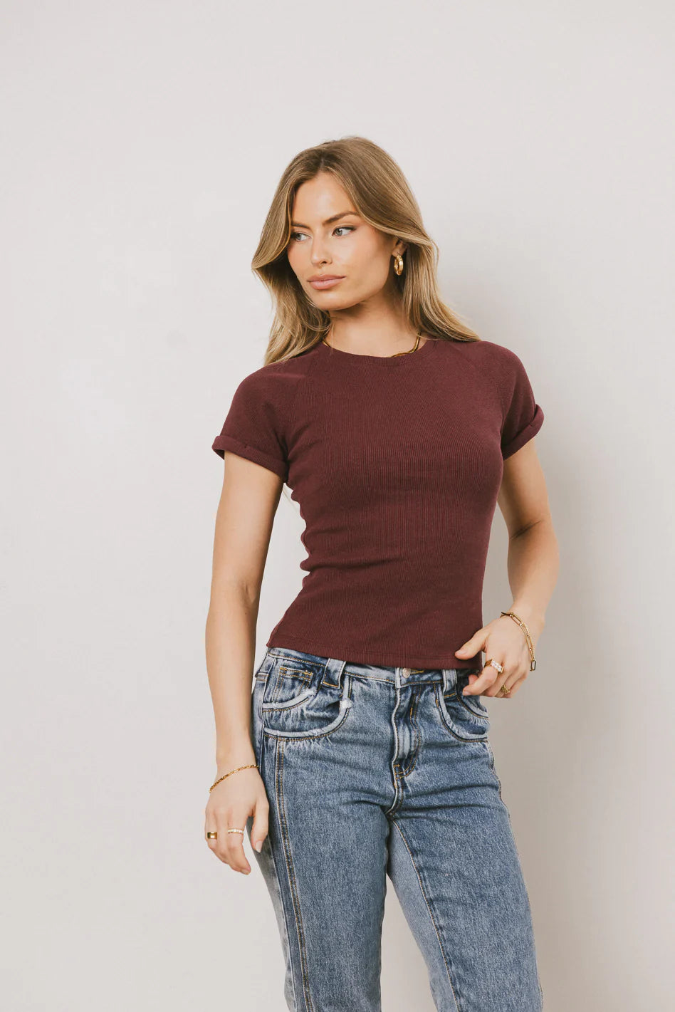 Kammie Ribbed Basic Tee in Maroon