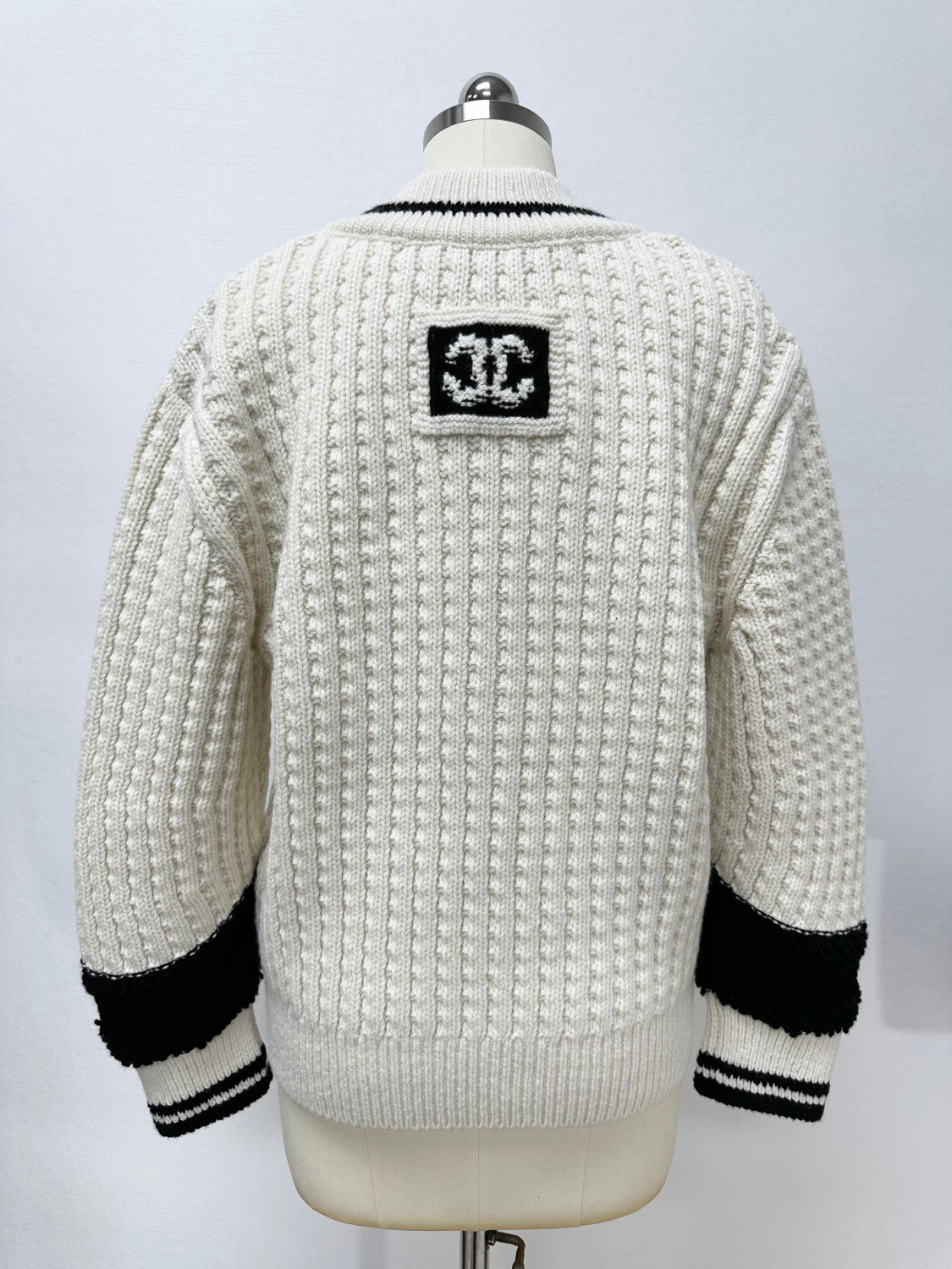 Chanel Pullover Wool Cream and Black #334450