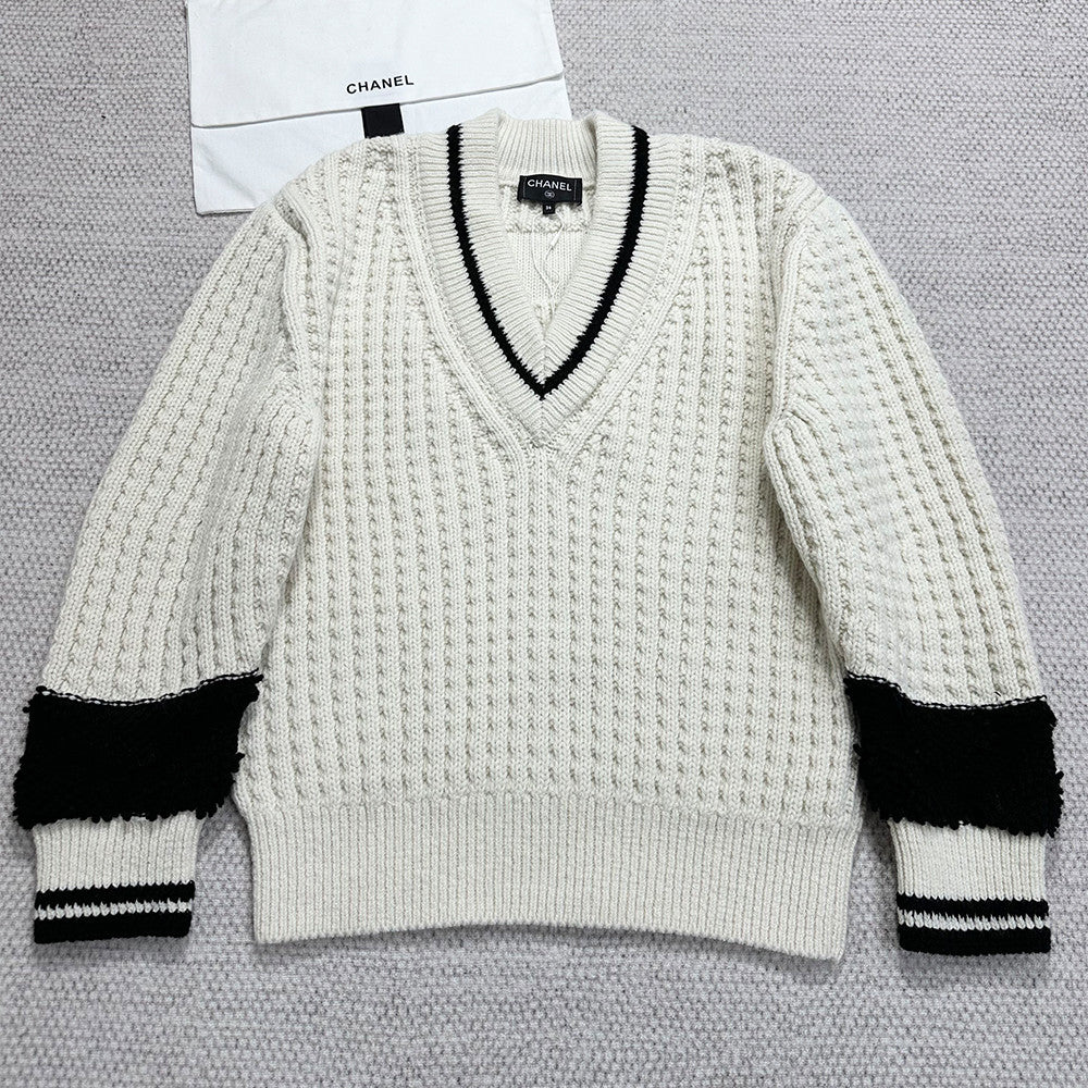 Chanel Pullover Wool Cream and Black #334450