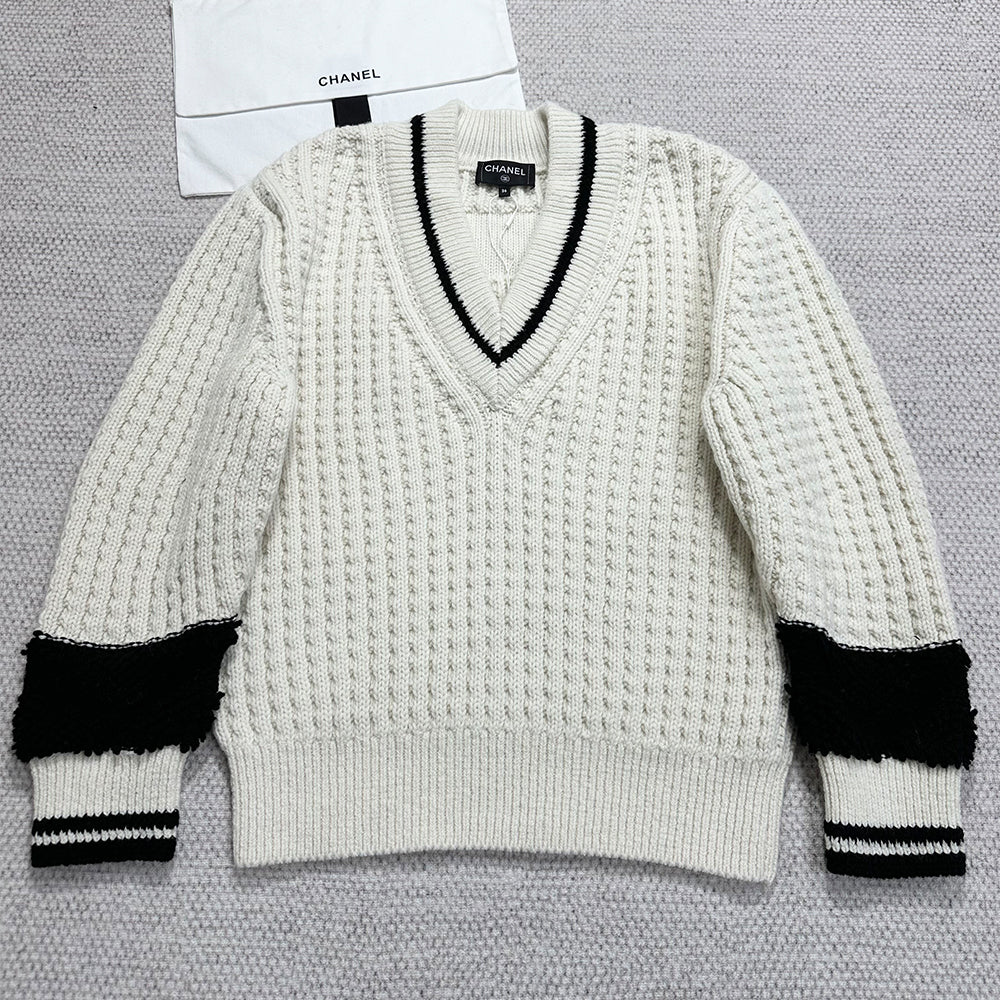 Chanel Pullover Wool Cream and Black #334450