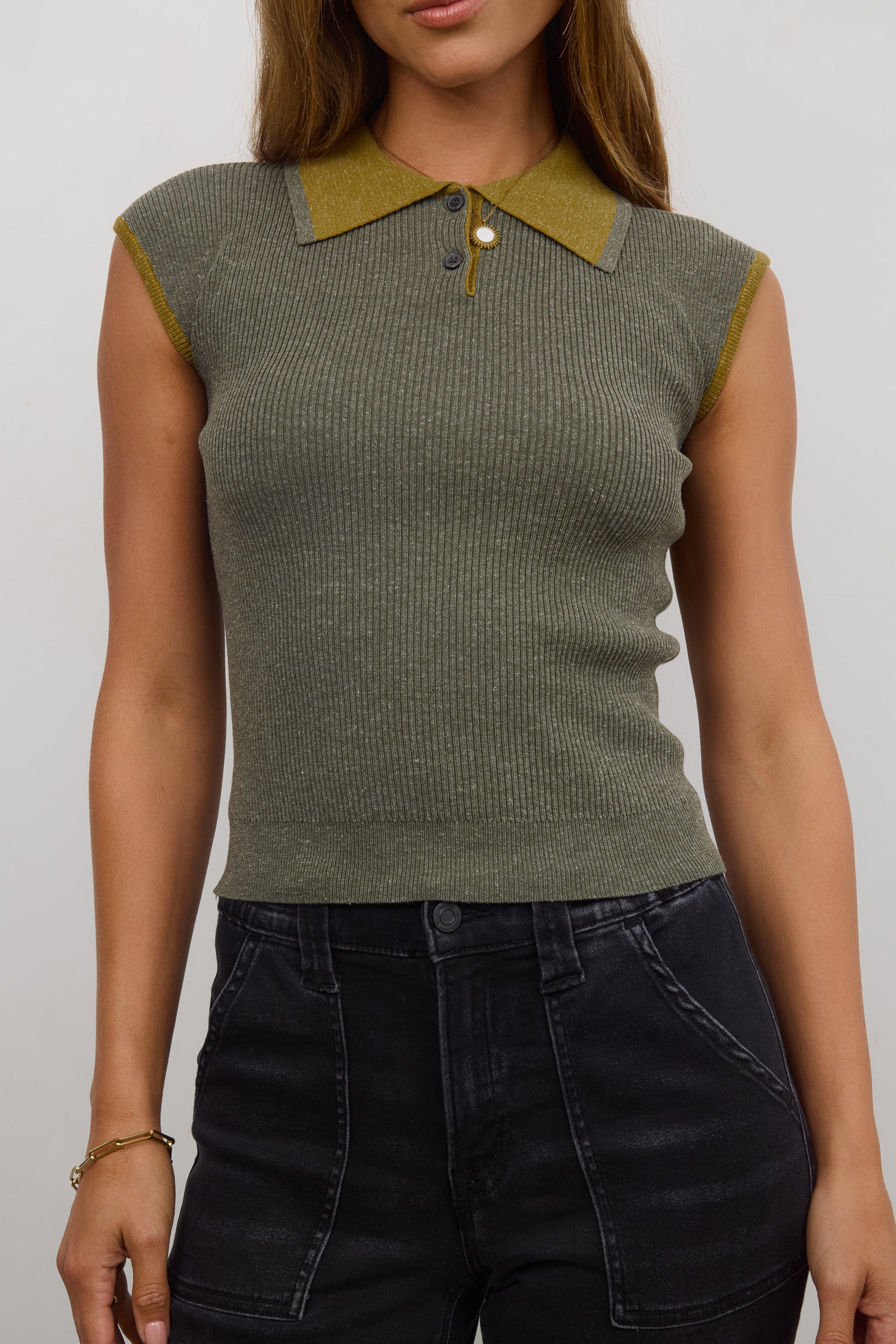 Becca Ribbed Top in Olive