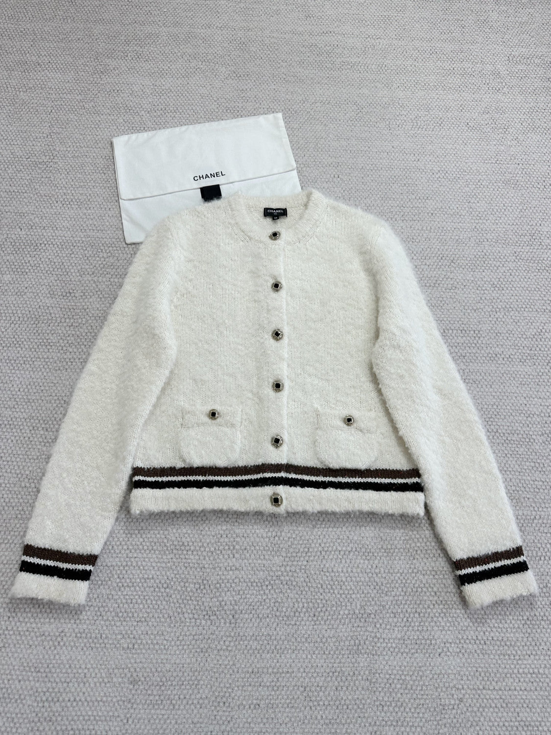 Chanel Top-quality Cardigan Version Short Skirt Cashmere Alpaca White Brown #375695
