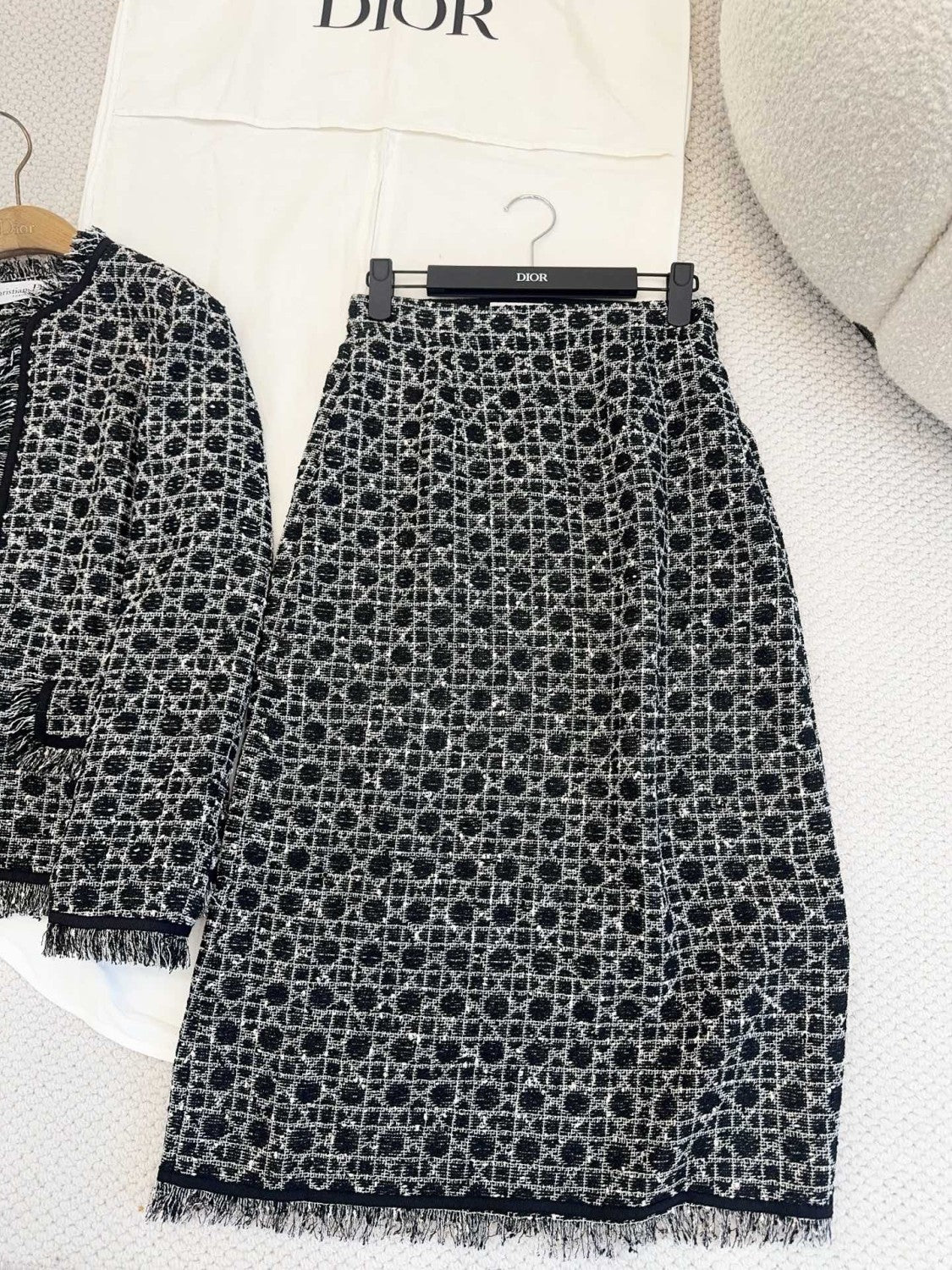 DIOR Macrocannage Regular Fit Jacket Mid-Length Macrocannage Flared Skirt  Black White Cotton-Blend Tweed Knit  #334340