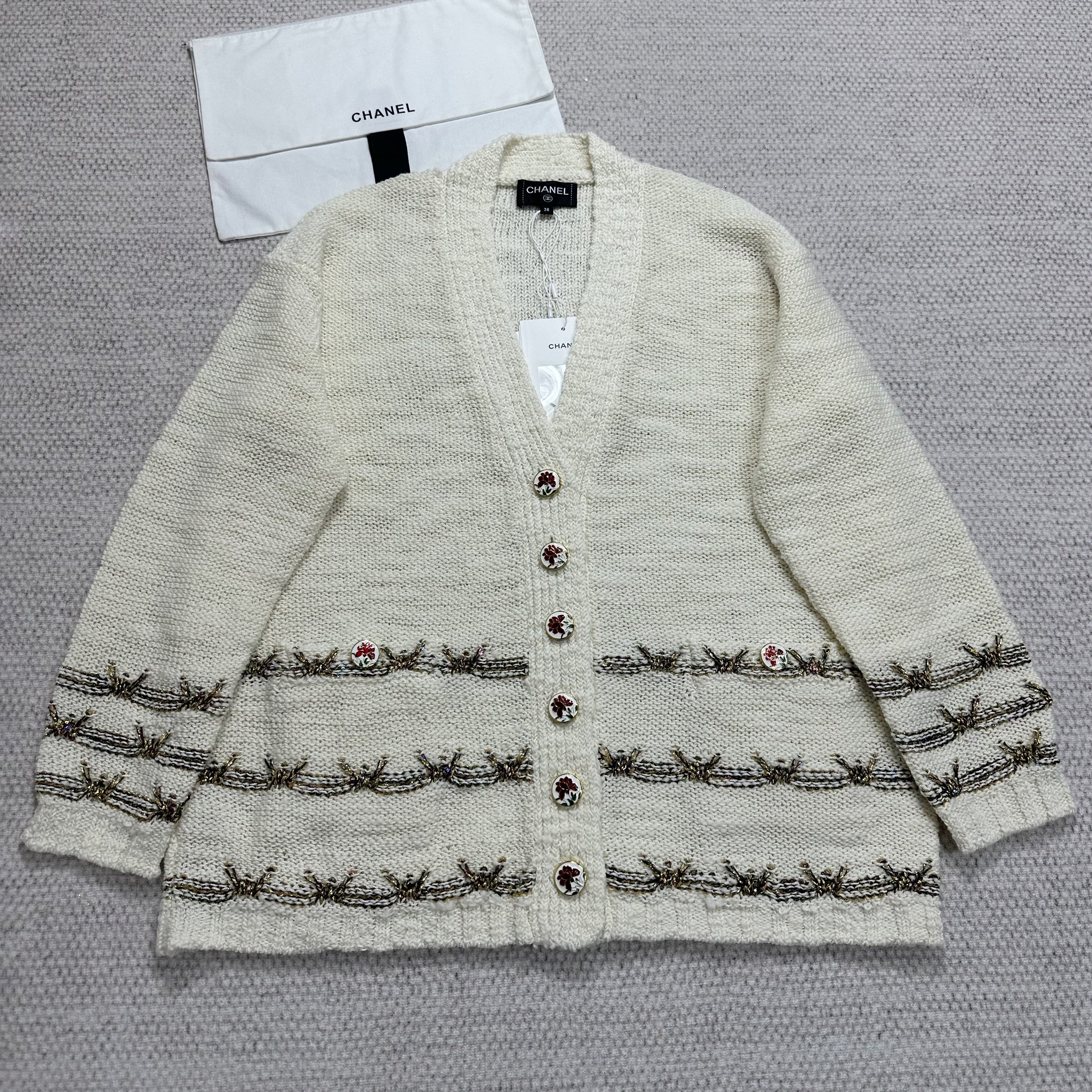 Chanel Women's Spring/Fall Vintage V-Neck Single-Breasted Gold-Thread Knit Wool-Blend Cardigan Ngvp #2562