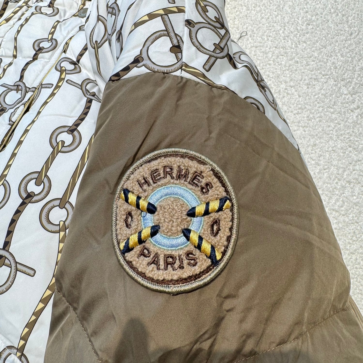 Hermes Women's Winter Fashion Casual Reversible Patterned Print Short Length High Neck Zipper White Goose Down Filled Short Jacket Down Jacket #78981