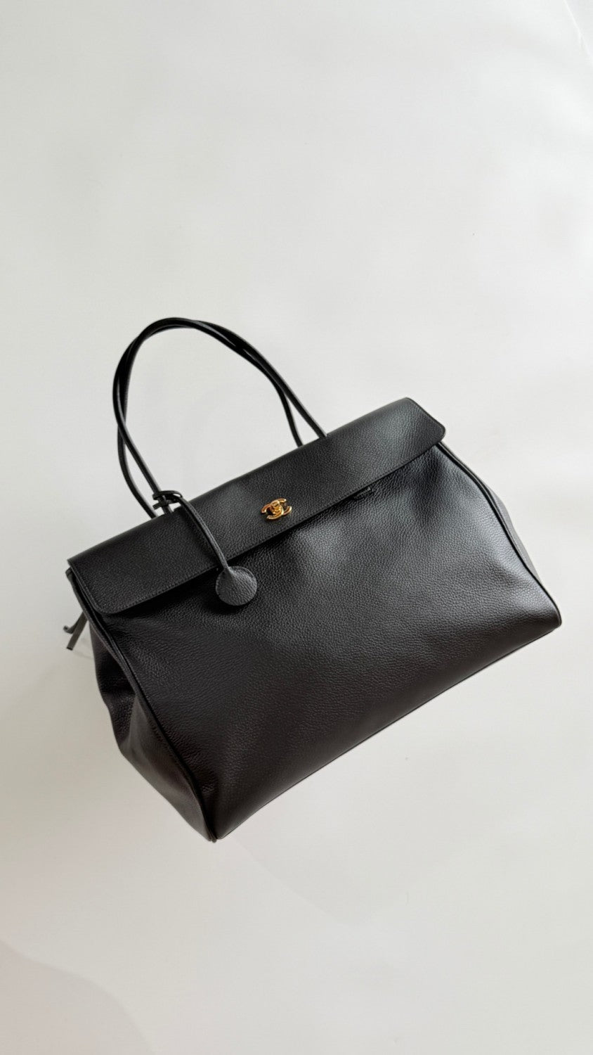 CHANEL Large Tote Grained Calfskin Gold-tone Metal Black #378547
