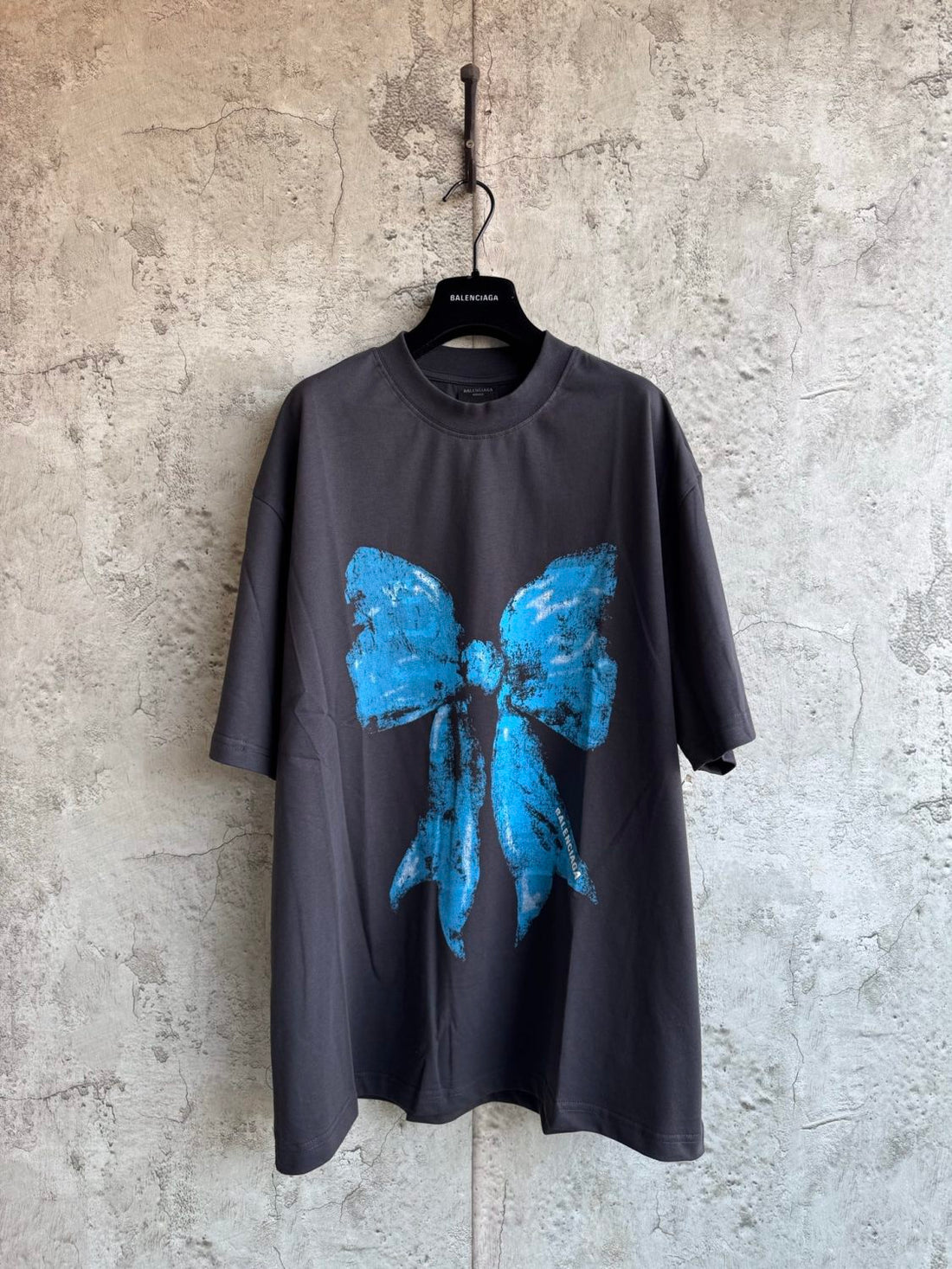 Balenciaga Women's Bow Oversized T-shirt in Faded Black #335552