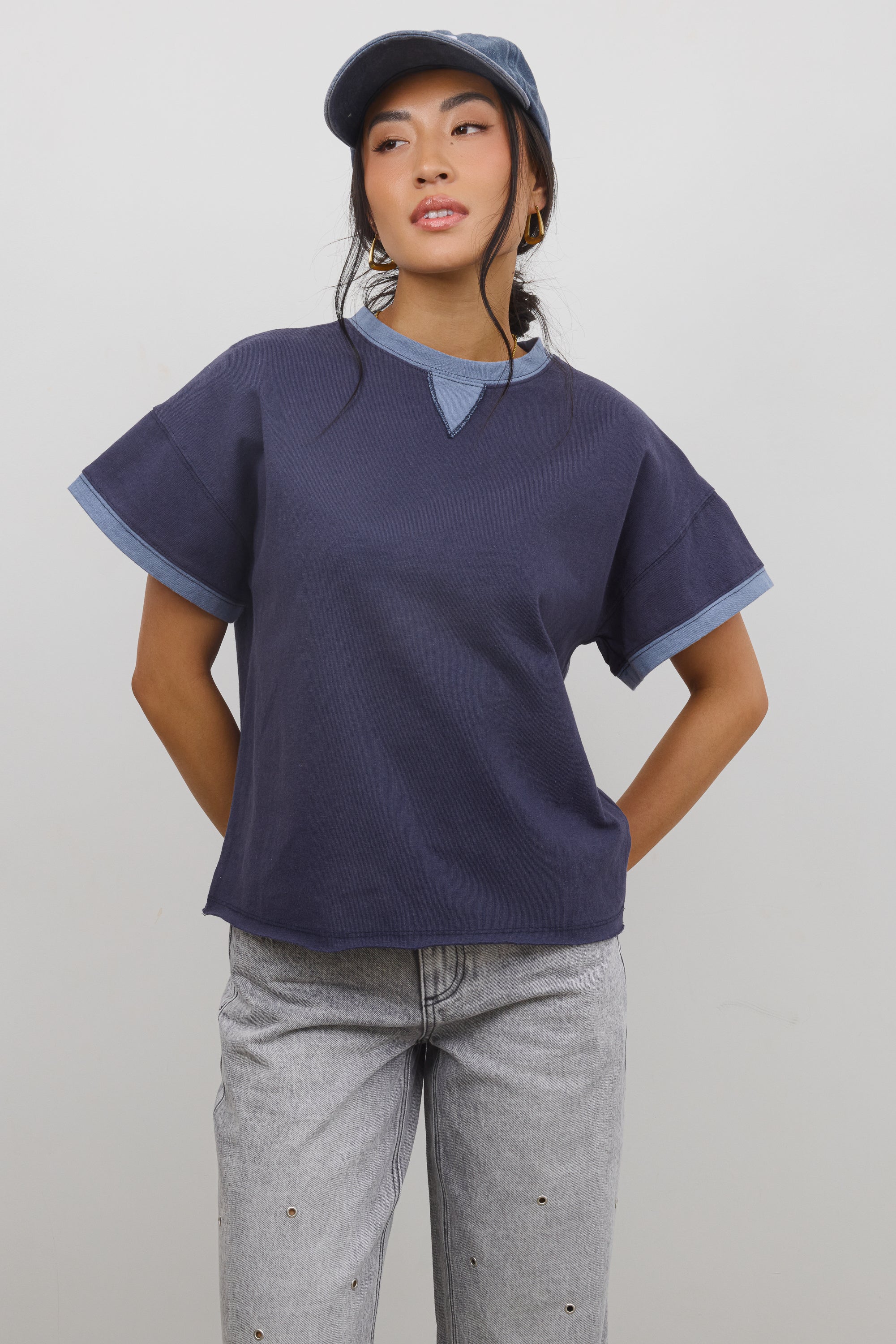 Jace Contrast Tee in Navy