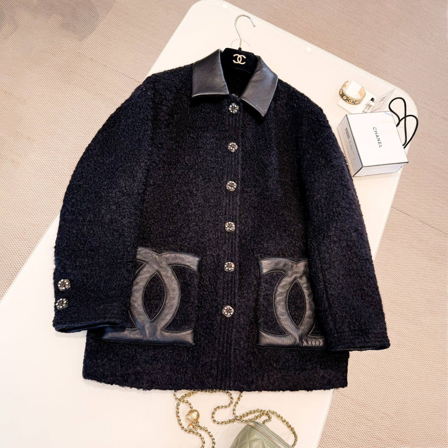 Chanel Women's Fall/Winter Fashion Classic Vintage Style Single Breasted Double C Wool Tweed Oversized Lapel Jacket #79455