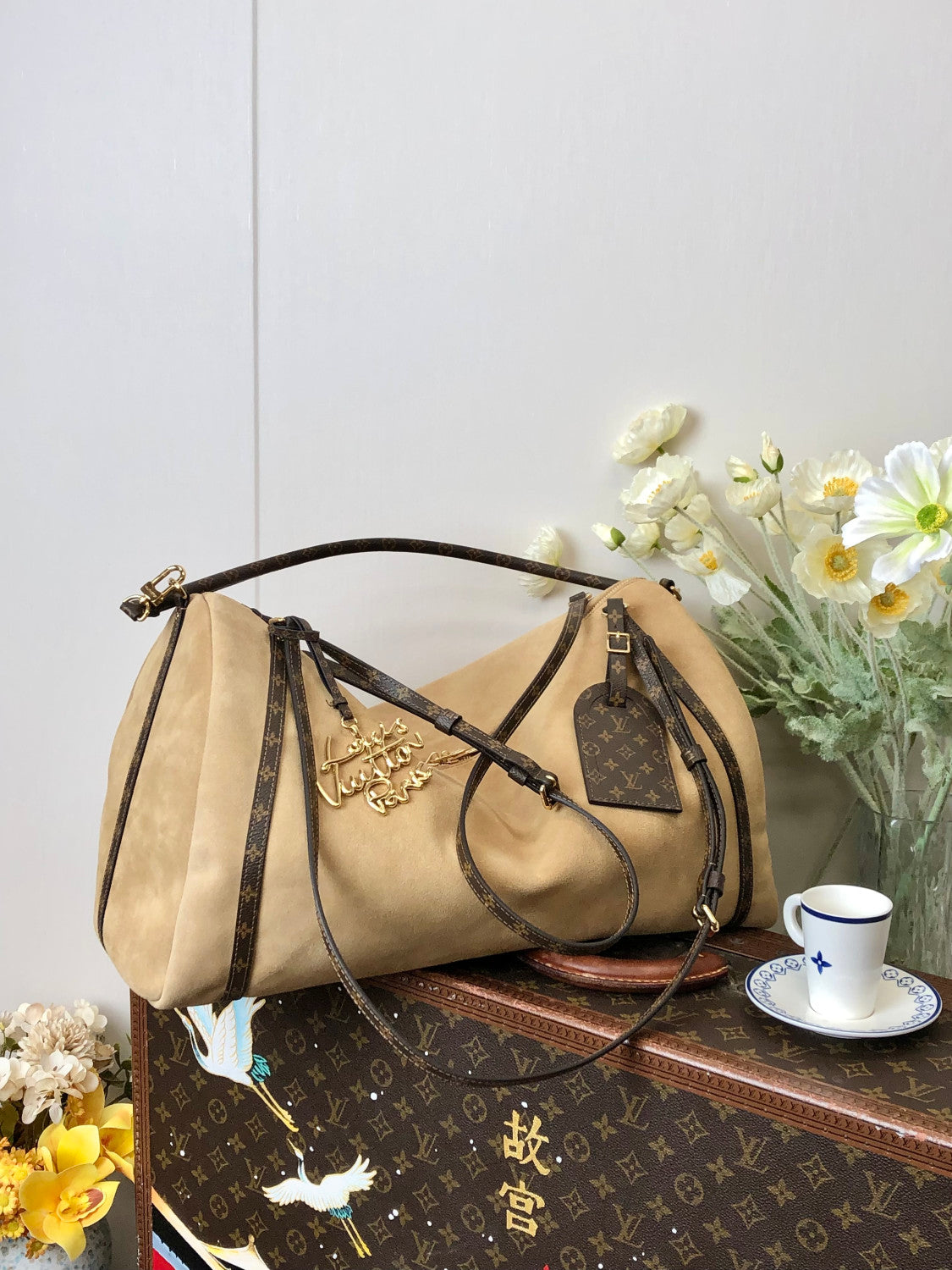 LOUIS VUITTON Express Travel Bags #384057