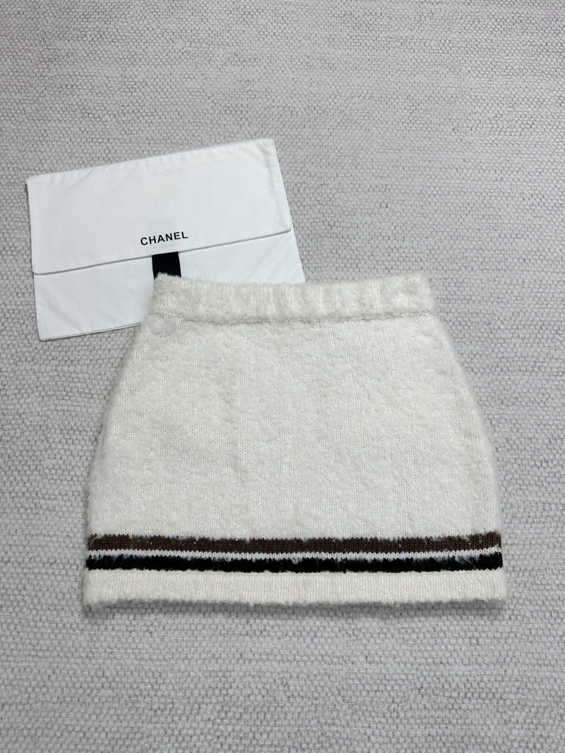 Chanel Top-quality Cardigan Version Short Skirt Cashmere Alpaca White Brown #375695