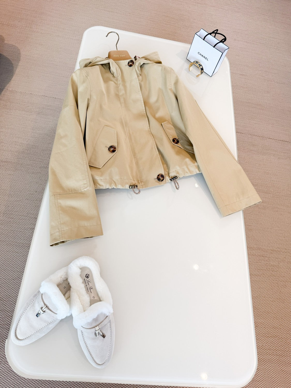 Burberry Women's Spring/Summer Casual Fashion Solid Color Hooded Zipper Checkered Cotton Fabric Waist Cinching Design Short Jacket #78341