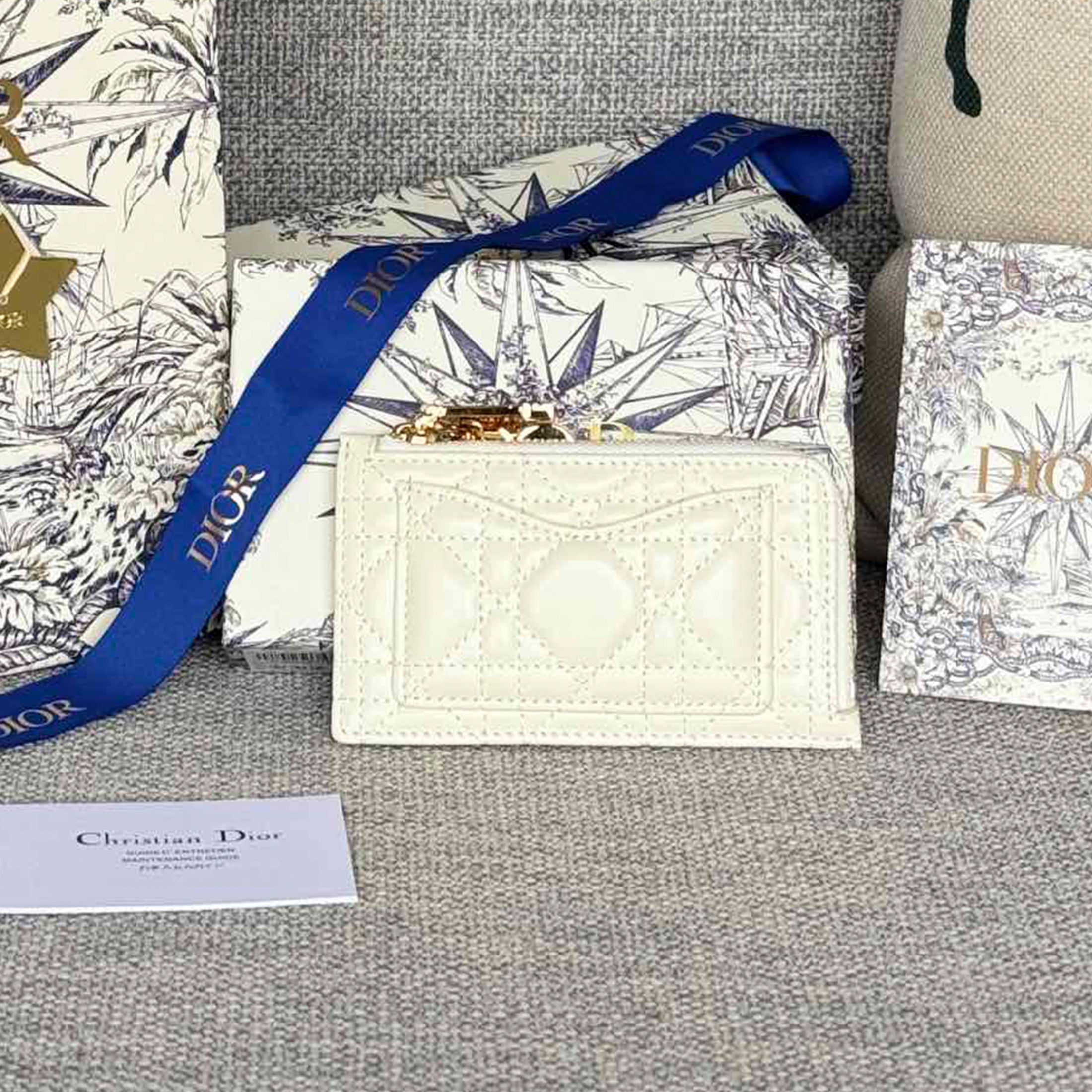 Dior Lady Dior Cosmos Zipped Card Holder Women's Fashion Temperament Logo Solid Colour Metal Decoration Card Case Card Holder Bag Bags S0965ONMJ  #81143