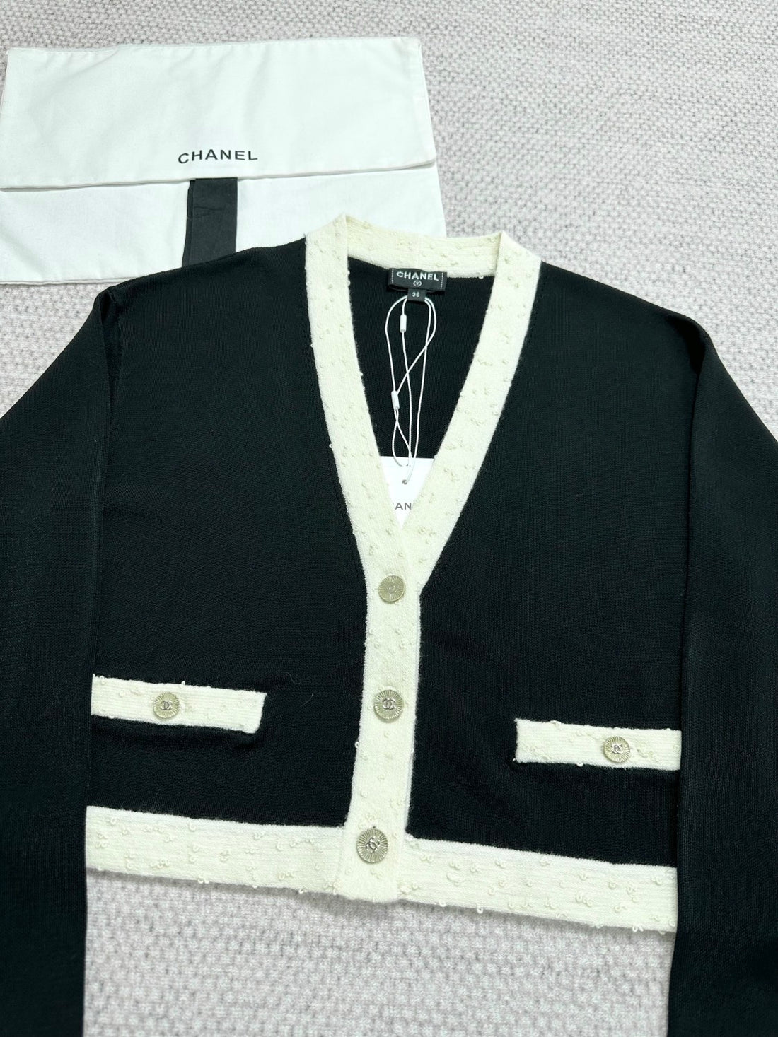 Chanel Women's Spring/Fall V-Neck Single-Button Solid Color Long-Sleeve Knit Cardigan Ngvp #2523