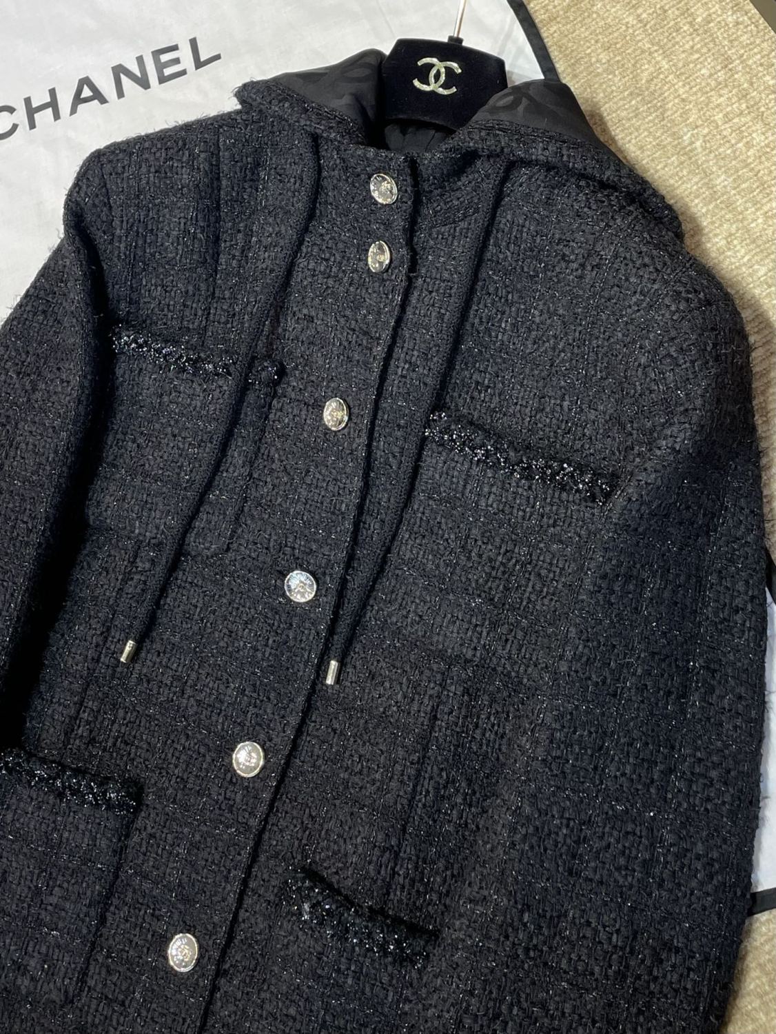 Chanel Women's Fall/Winter Multi-Pocket Tweed Solid Color Single-Breasted Long-Sleeve Hooded Jacket Ngvp #2371