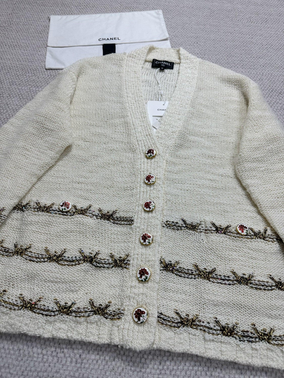 Chanel Women's Spring/Fall Vintage V-Neck Single-Breasted Gold-Thread Knit Wool-Blend Cardigan Ngvp #2562