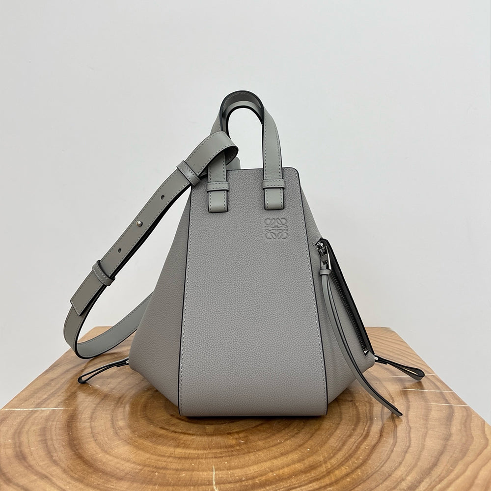 Loewe Small Hammock bag in classic calfskin Black#335867