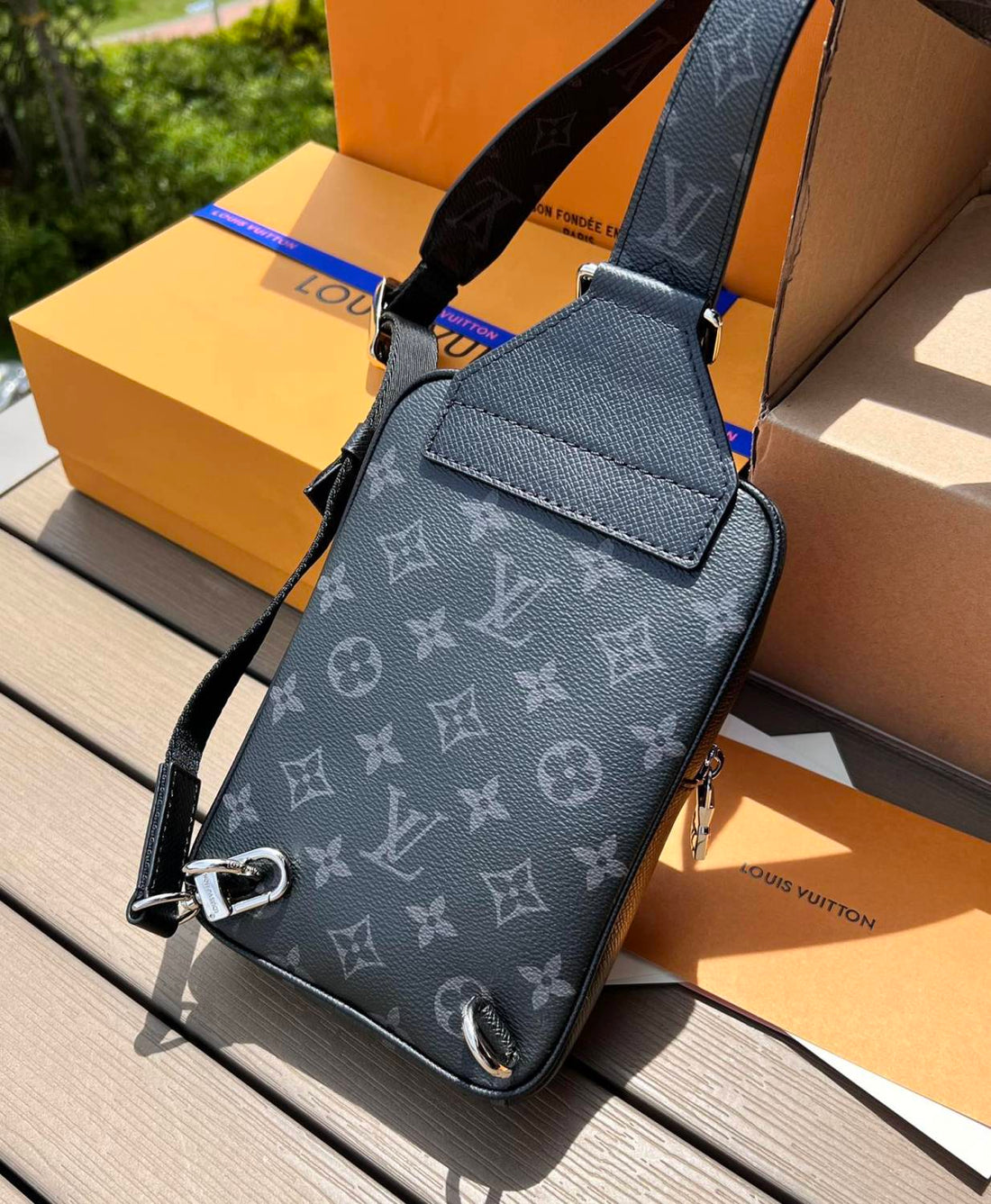 Louis Vuitton Outdoor Men's Black Adjustable Shoulder Strap Zipper Canvas Quilted Leather Monogrammed Shoulder Crossbody Bag Bags #76358
