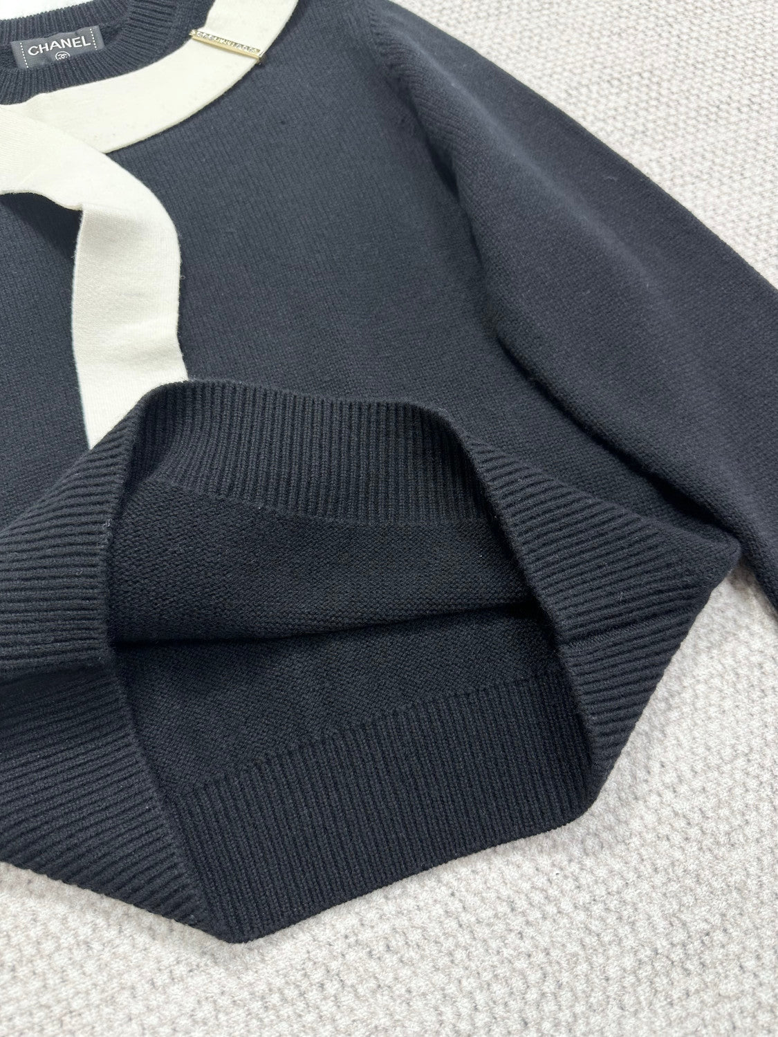 Chanel Sweater Cashmere Black and Cream #333640