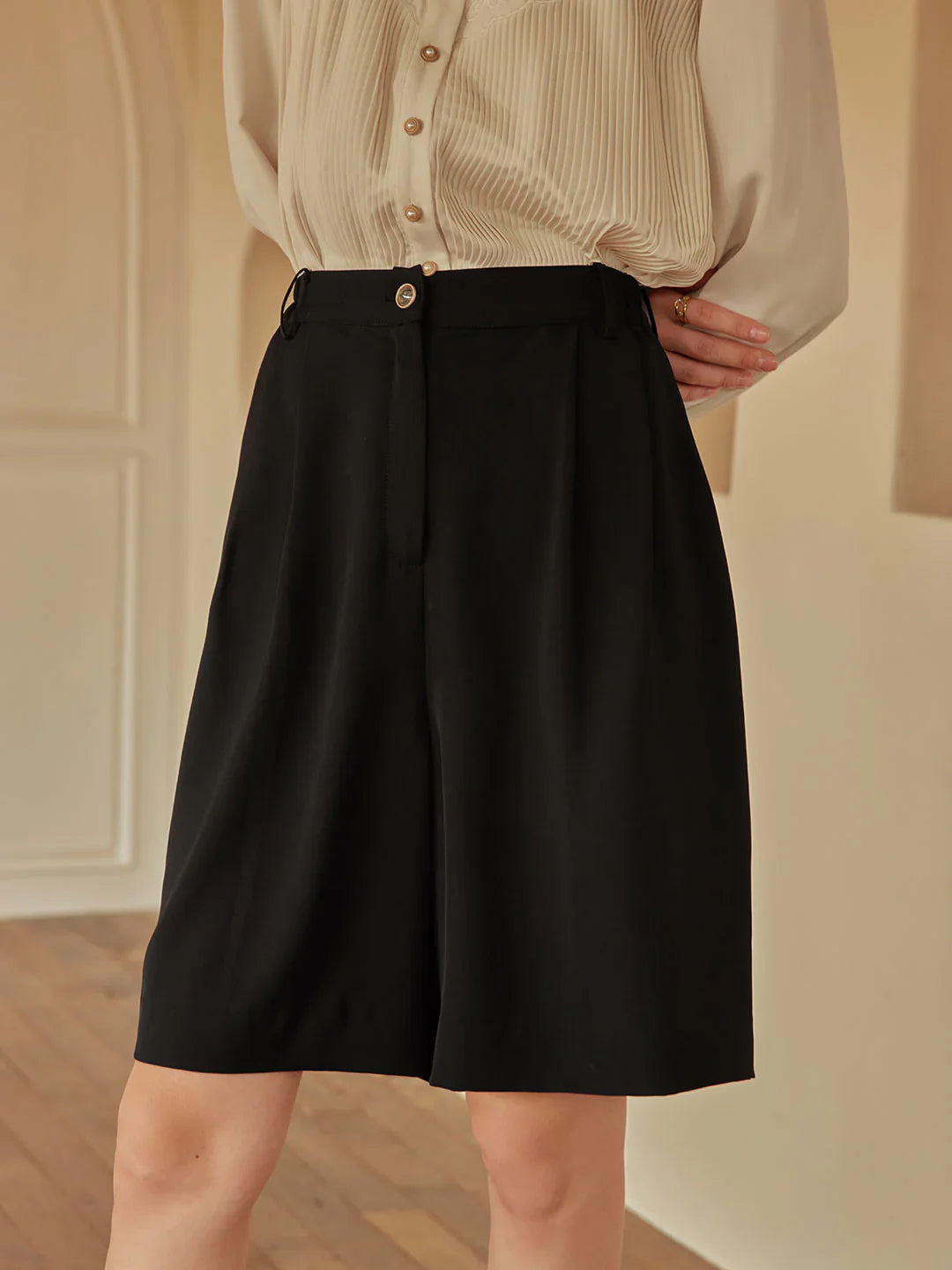 Daiki Chiffon Straight Shorts