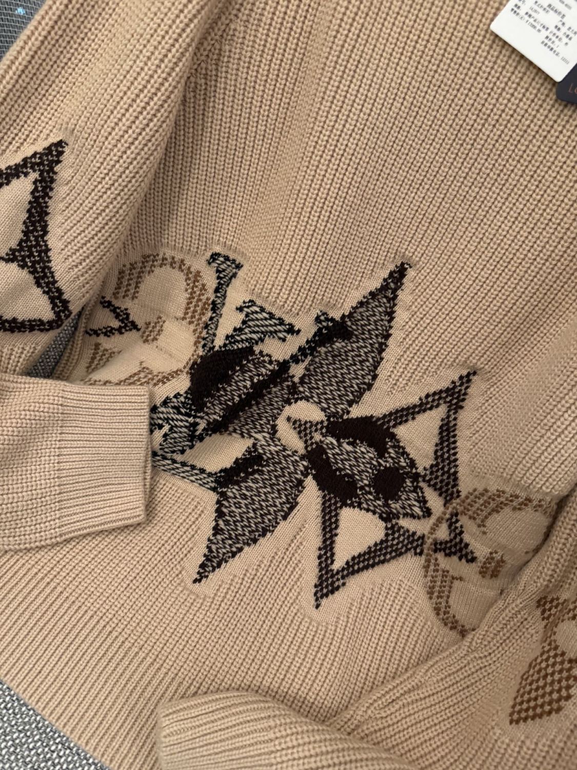 Louis Vuitton Graphic Knitted Crewneck #335707