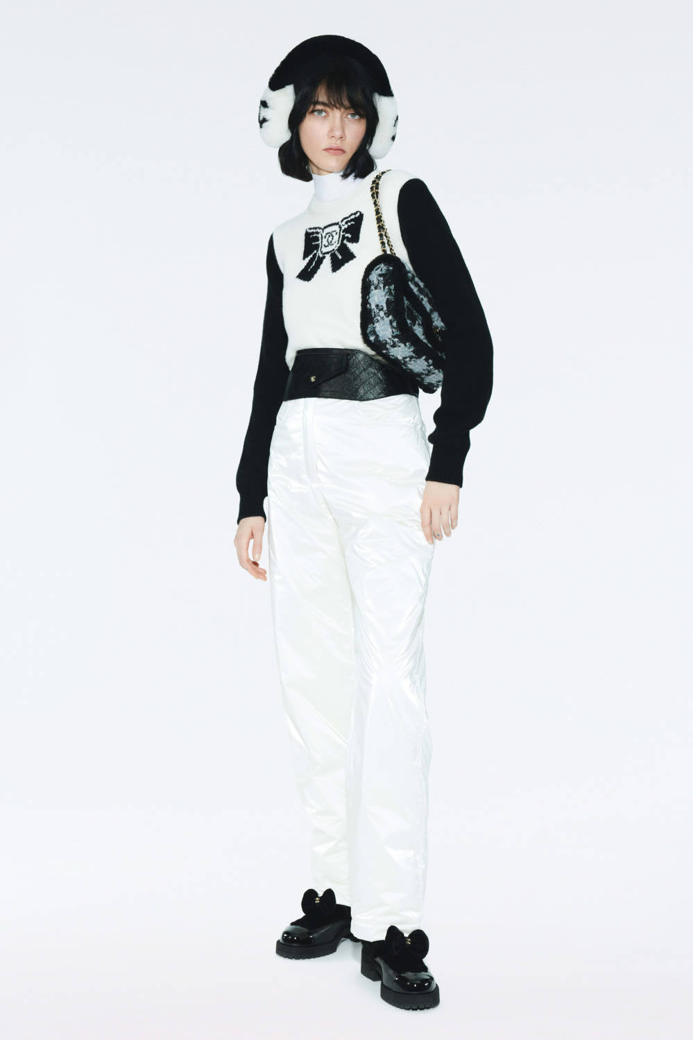 Chanel Pullover Wool Cashmere Ecru Black #334393