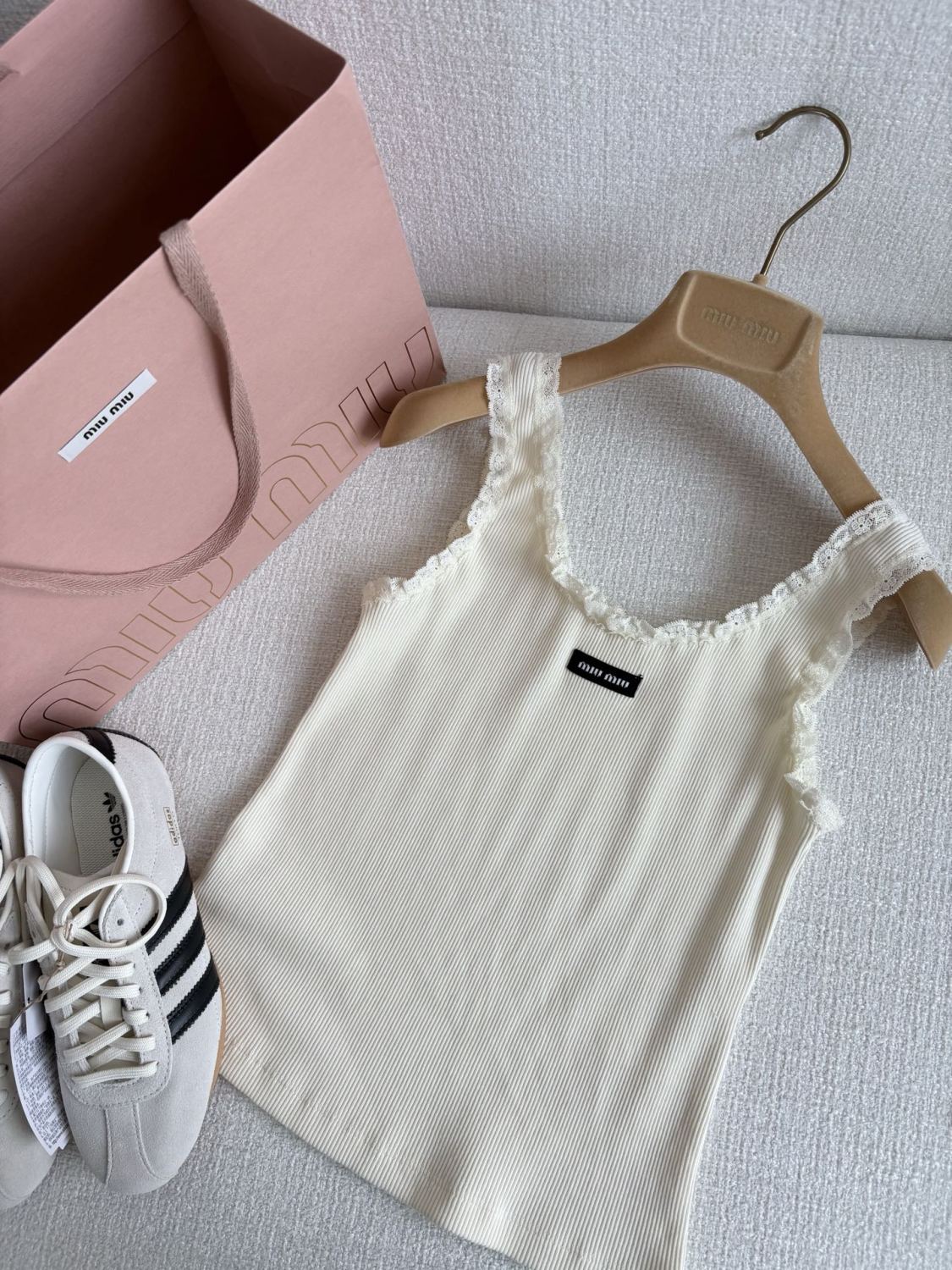 MiuMiu Lace White Knitted Vest Women's Spring And Summer Fashion Elegant Slim Patch Logo Undershirt T-shirt Tops  #81438