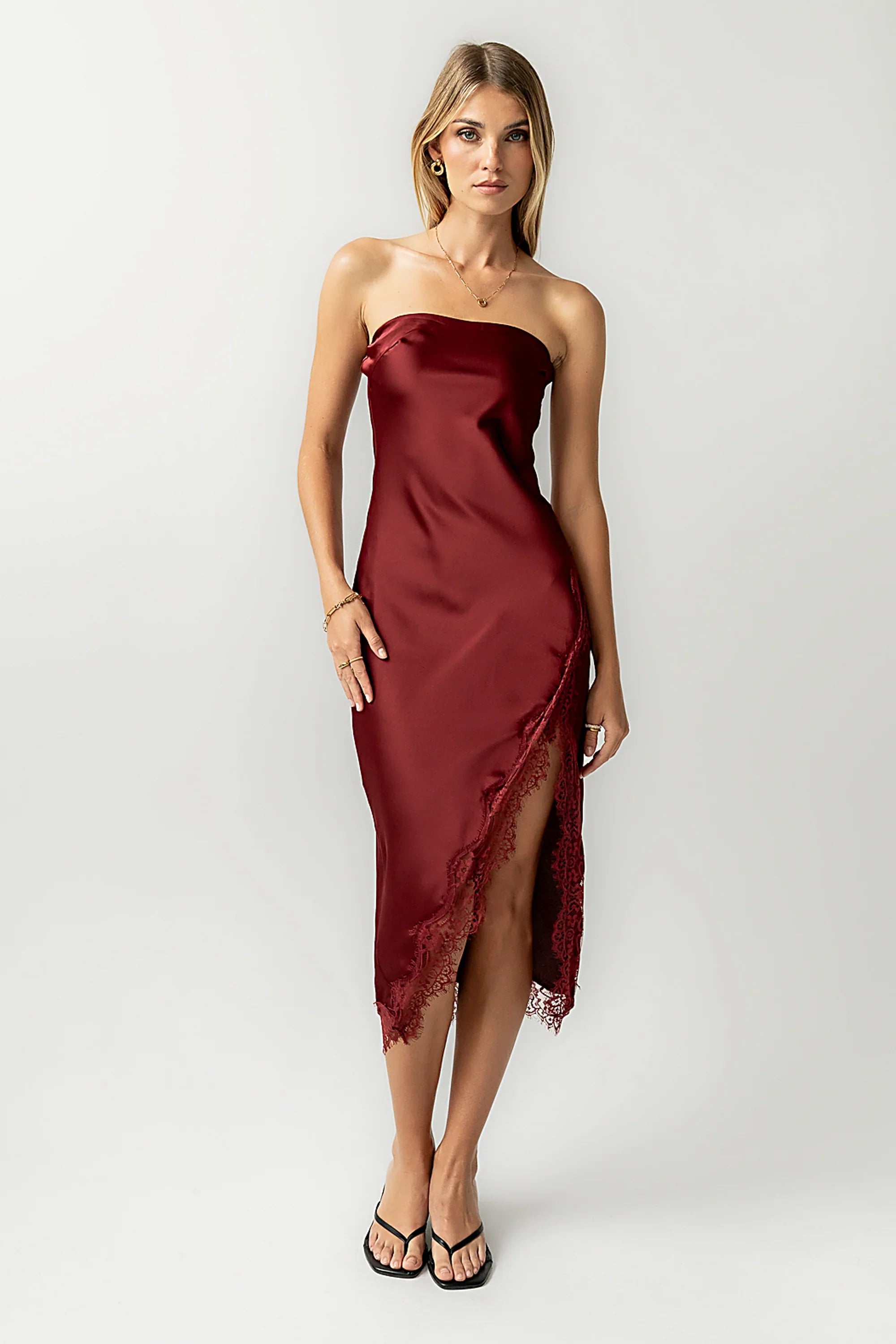 Goldie Lace Trim Midi Dress in Wine