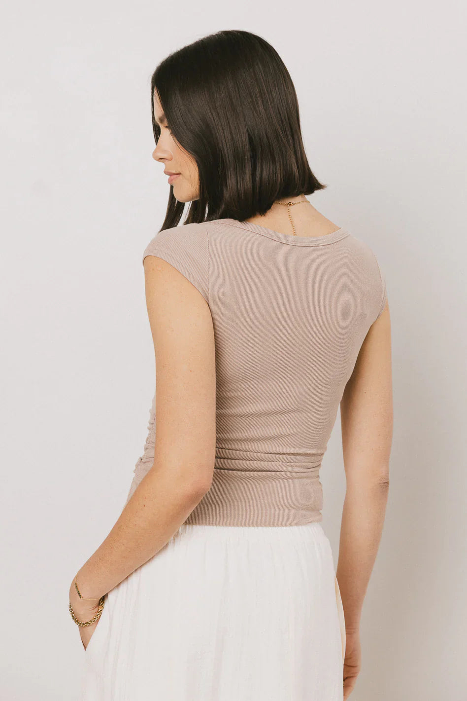 Leia Cap Sleeve Basic Top in Taupe
