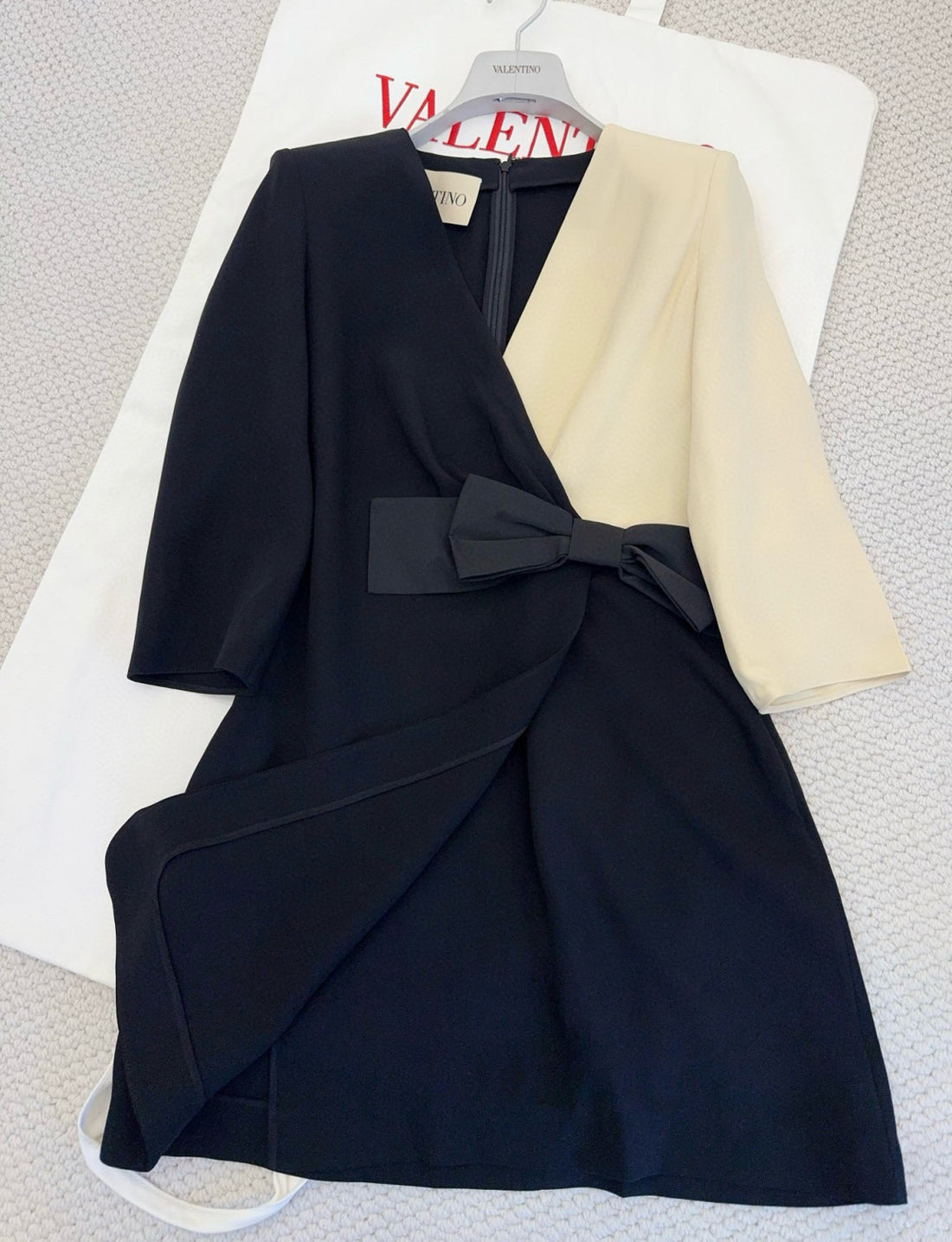 Valentino Women's Fall/Winter Fashion Classic V Neck Design Three Quarter Sleeve Color Block Silk Dress #79328