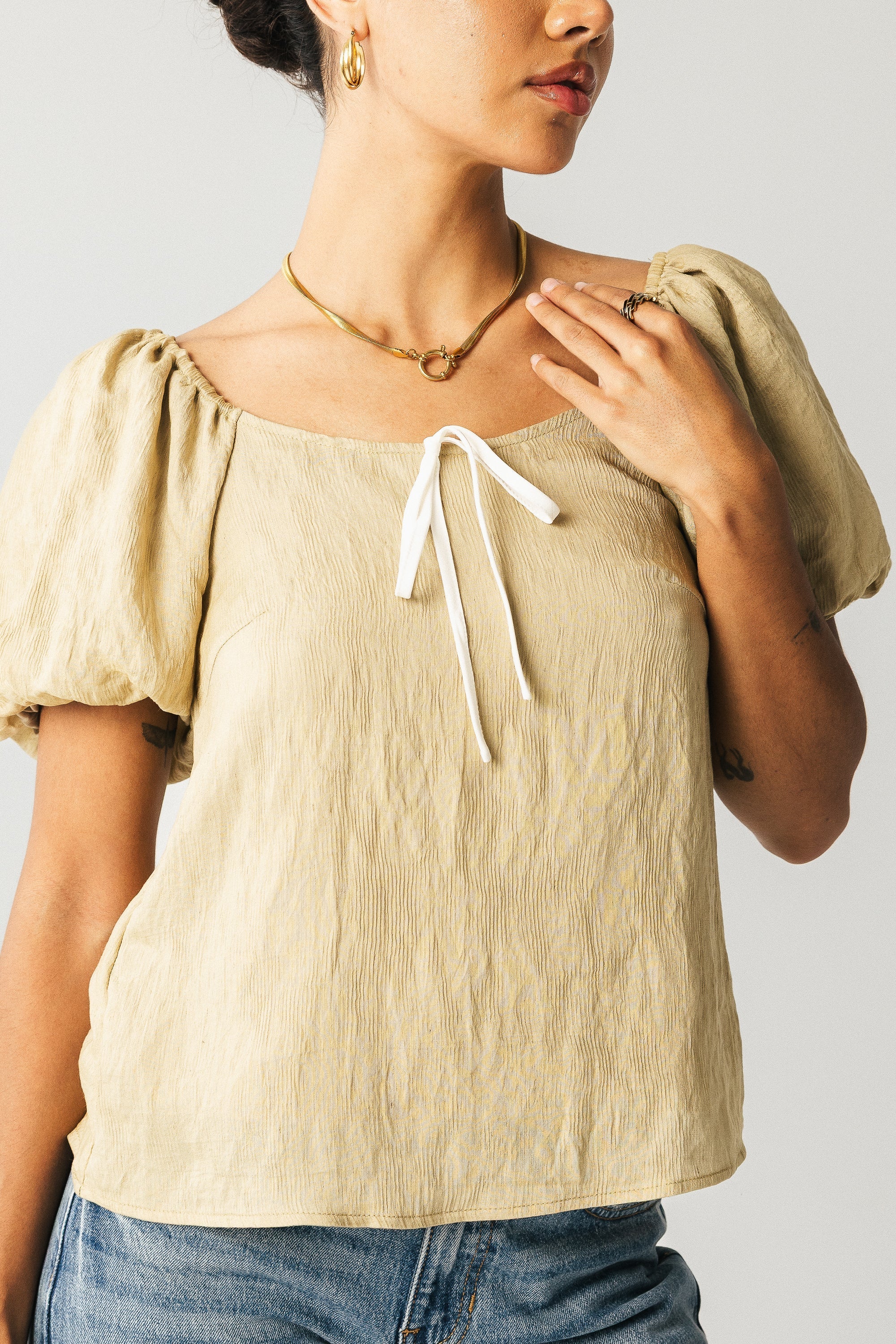 Anora Blouse in Khaki