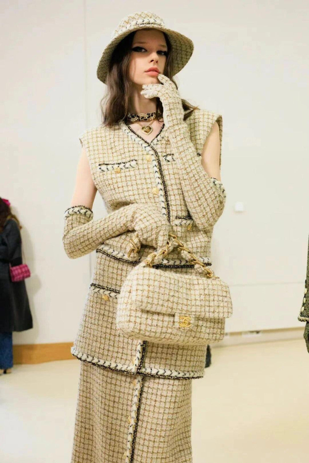 Chanel Top-quality Version Vest Wool Mohair Tweed Ecru Beige Gold Black #336793