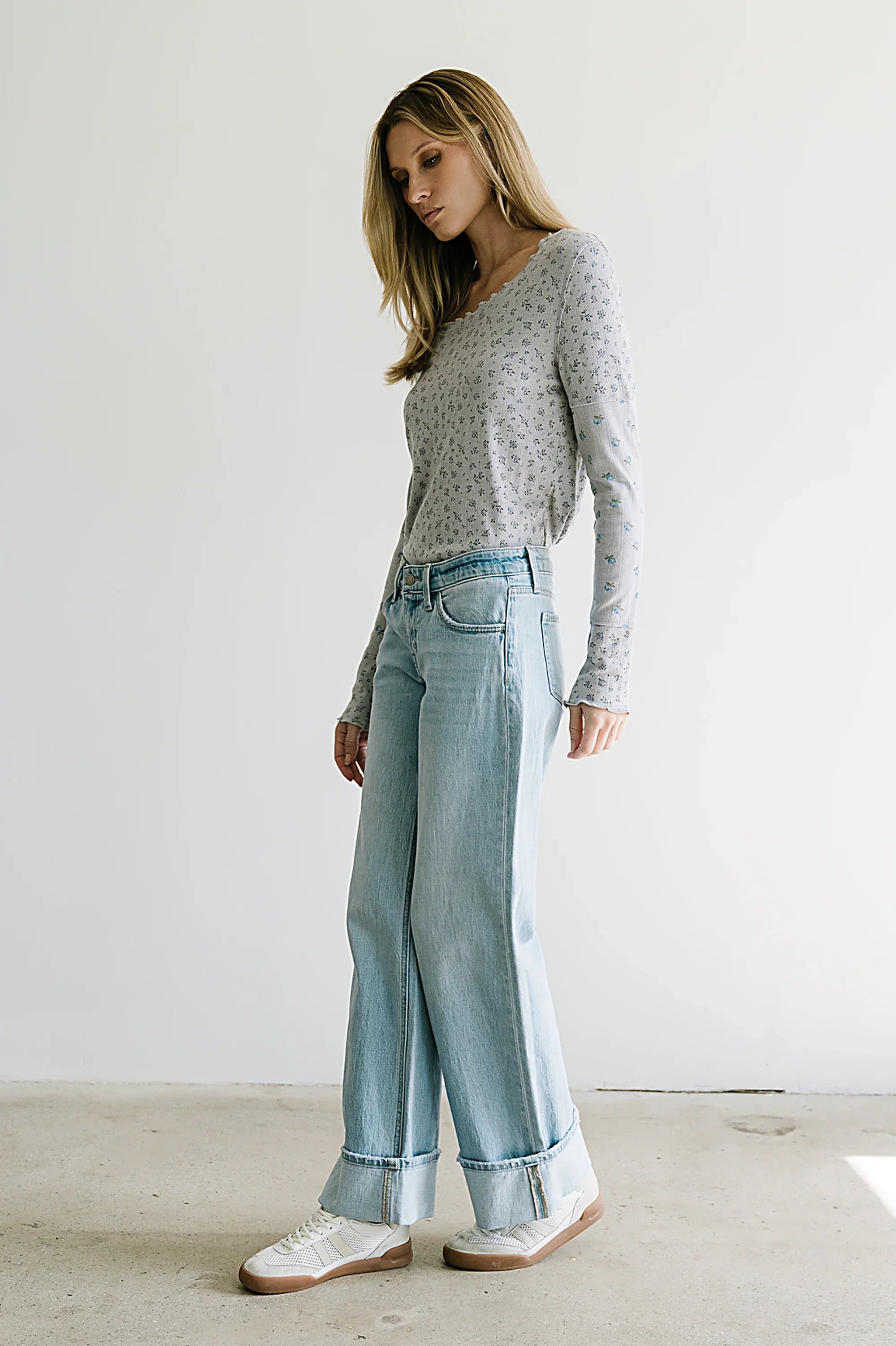 Mylo Floral Top in Heather Grey