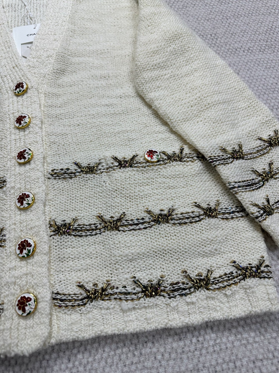 Chanel Women's Spring/Fall Vintage V-Neck Single-Breasted Gold-Thread Knit Wool-Blend Cardigan Ngvp #2562