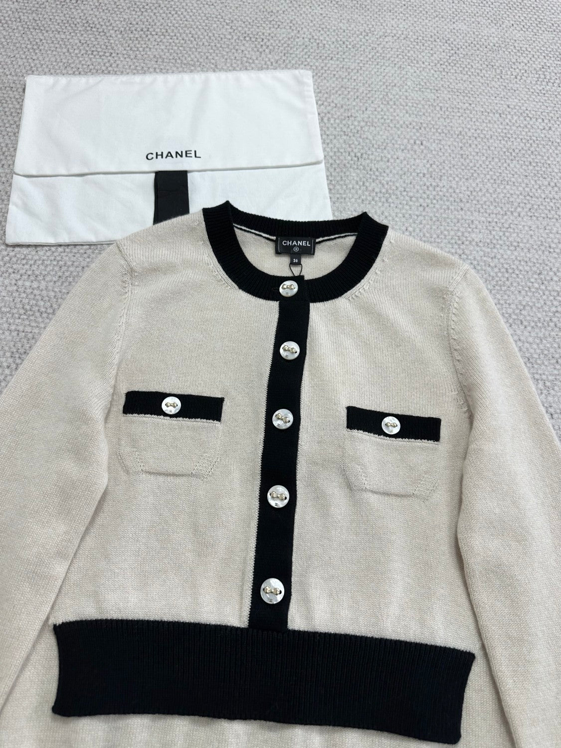 Chanel 25K Women's Little Fragrance Black and White Color Clash Button Bow Long Sleeve Knitted Cardigan #332367