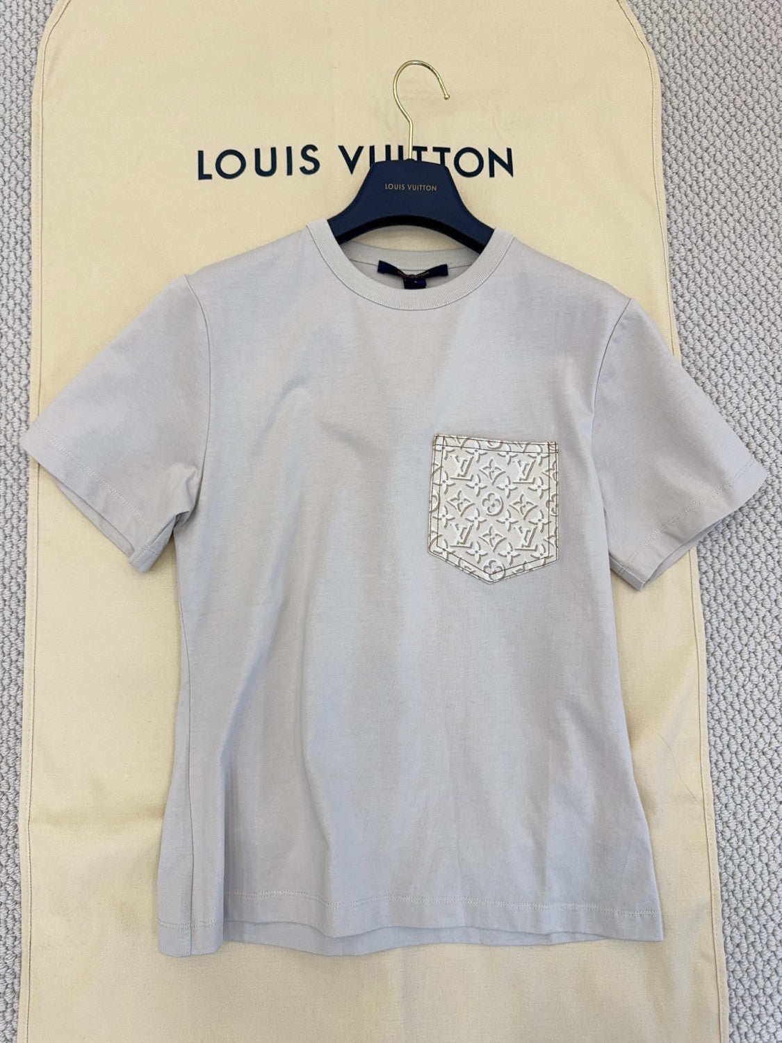 LOUIS VUITTON Signature Pocket T-Shirt #377087