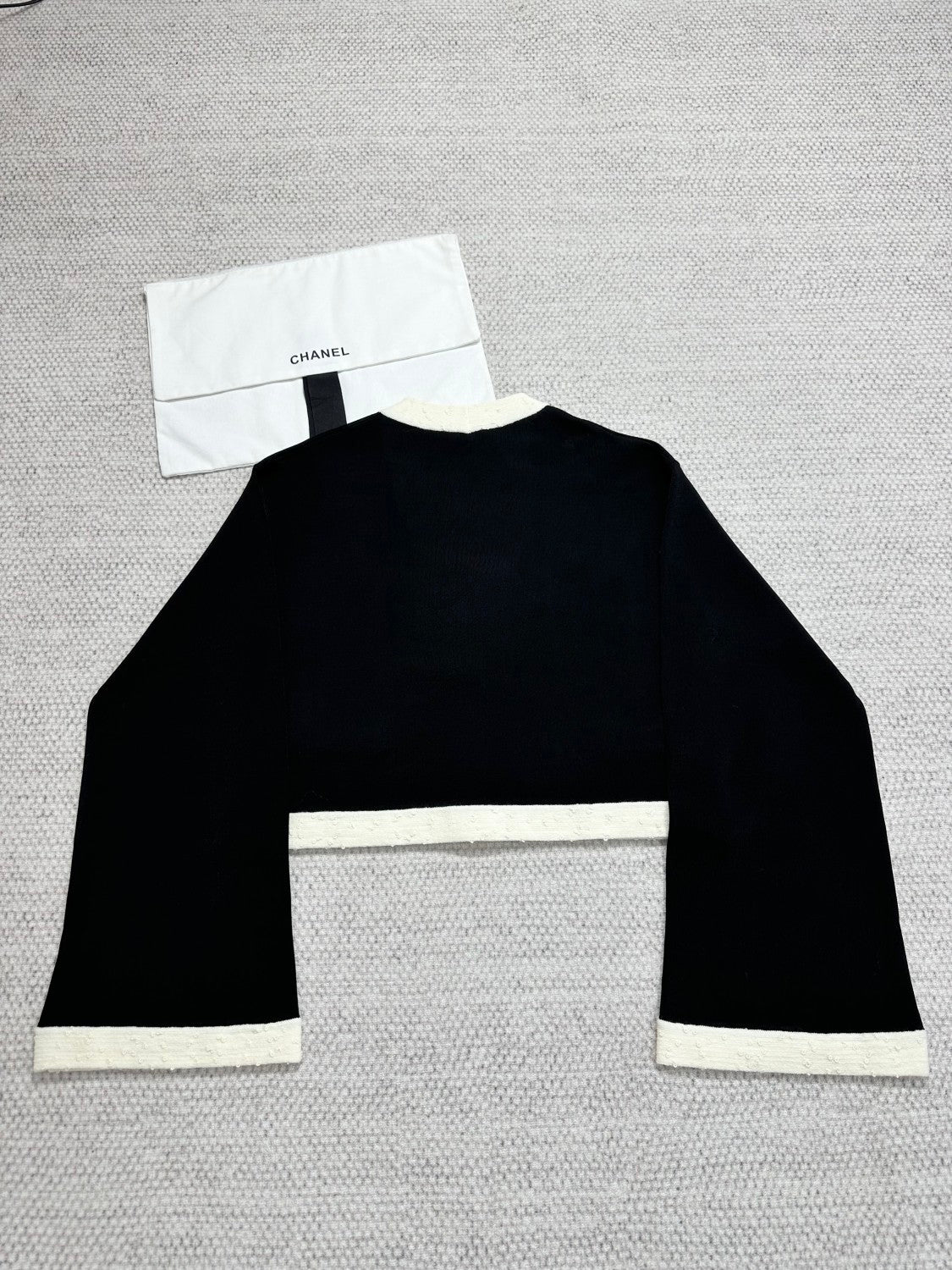 Chanel Women's Spring/Fall V-Neck Single-Button Solid Color Long-Sleeve Knit Cardigan Ngvp #2523