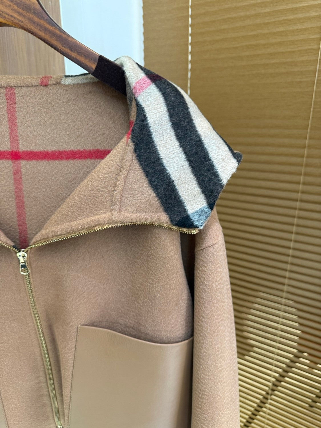 Burberry Women's Fall/winter Fashion Casual Hooded Zipper Leather Pocket Cashmere Long Sleeve Coat Jacket (For Specific Sizes Please Contact Customer Service) #78621