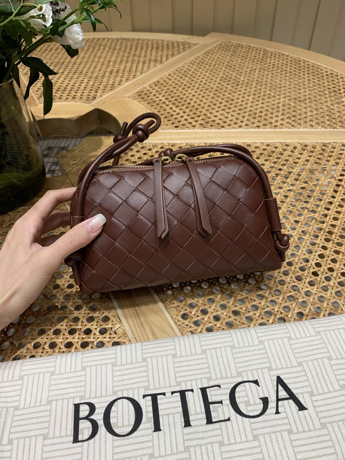 Bottega Veneta Women's Concert Intrecciato Weave Adjustable Tubular Shoulder Strap Sliding Knotted Sheepskin Clutch #332754
