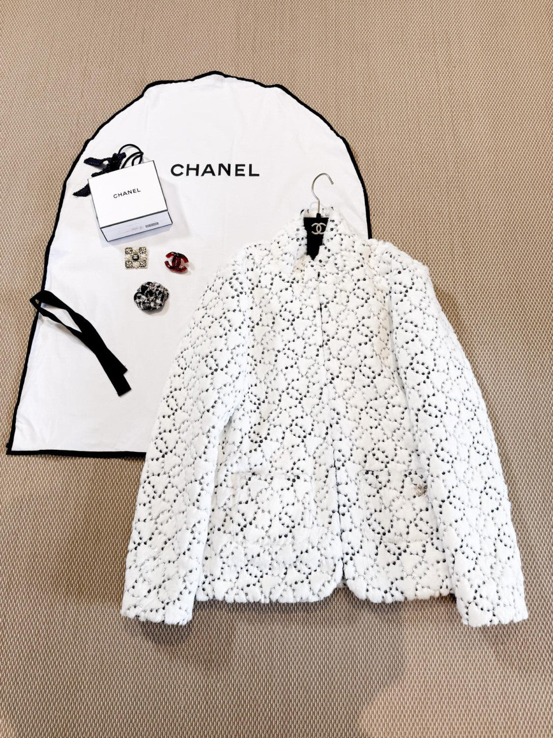 Chanel Jacket Mixed Fibers Sequins White Black #334701
