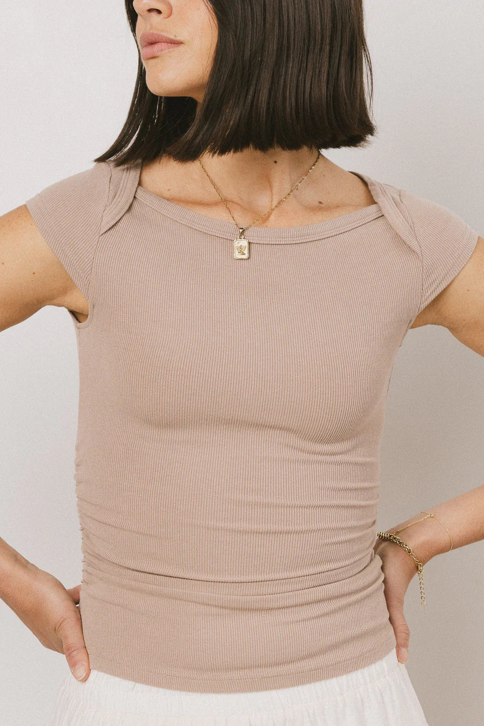 Leia Cap Sleeve Basic Top in Taupe